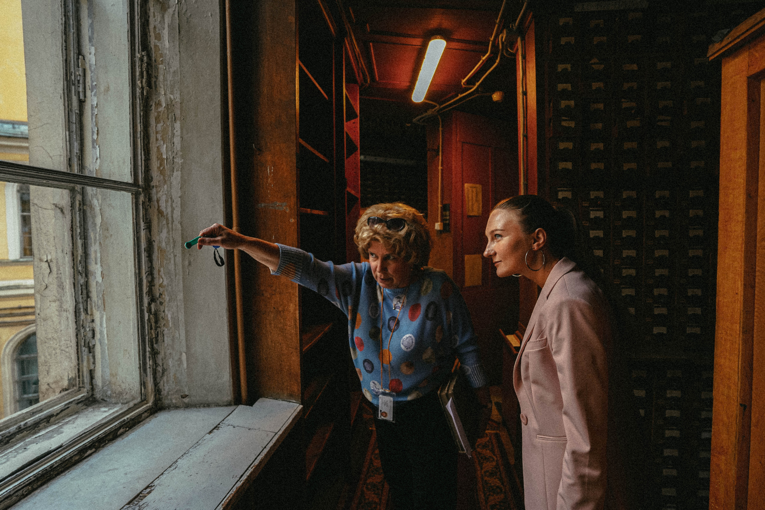 2022. Стрит-фотография, полная абсурда, идиотизма и красоты