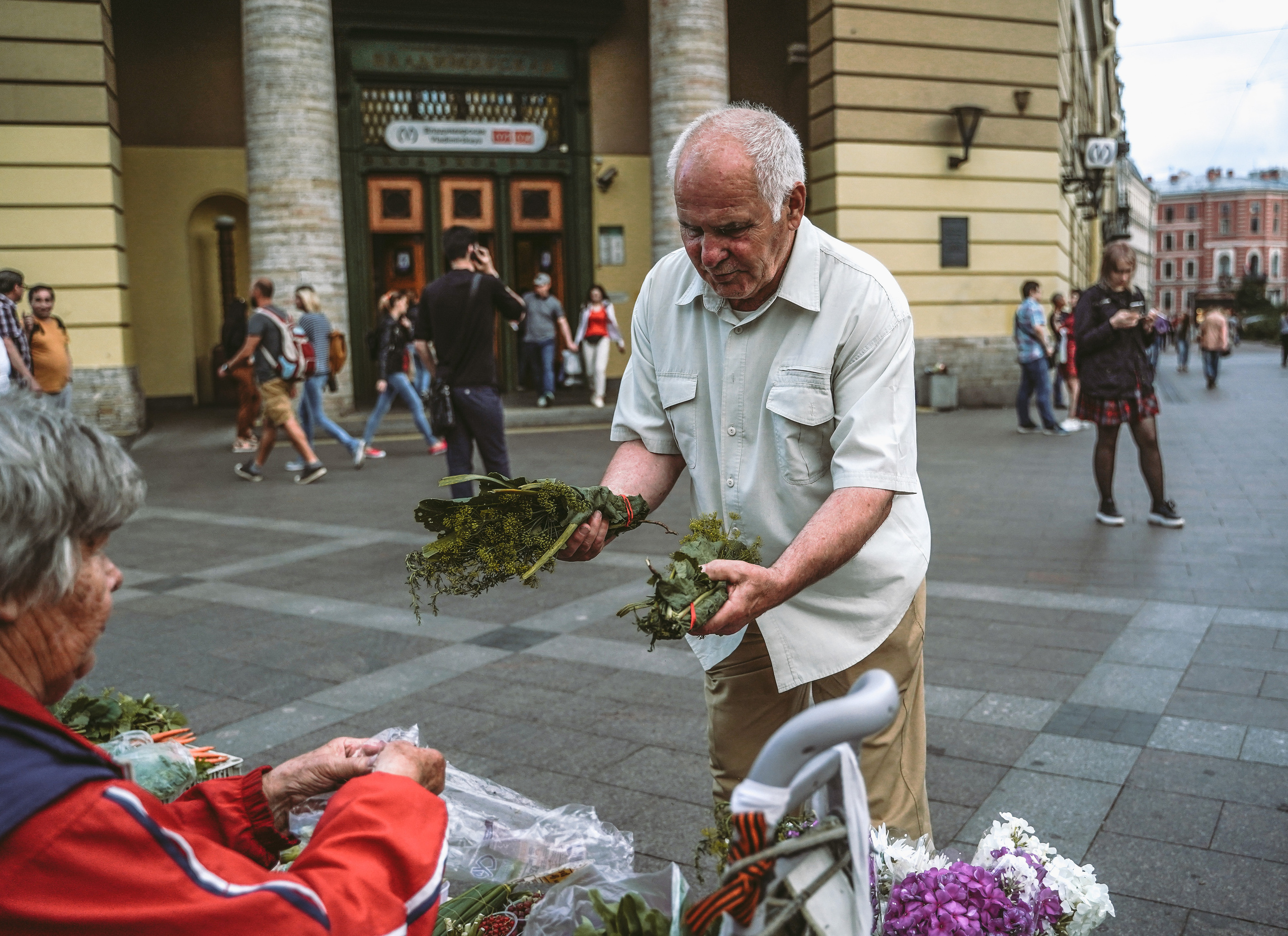 2019. Стрит-фотография, полная абсурда, идиотизма и красоты