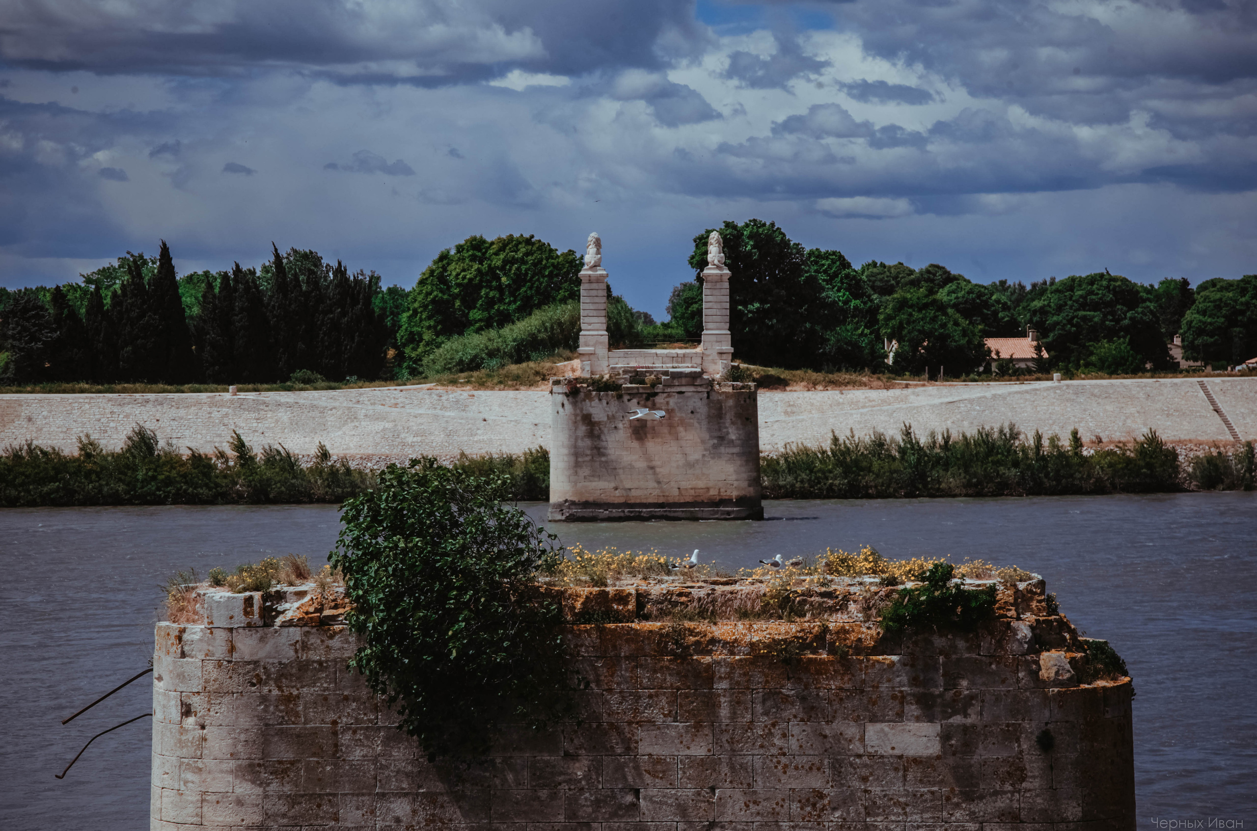 ФРАНЦИЯ. Стрит-фотография, полная абсурда, идиотизма и красоты