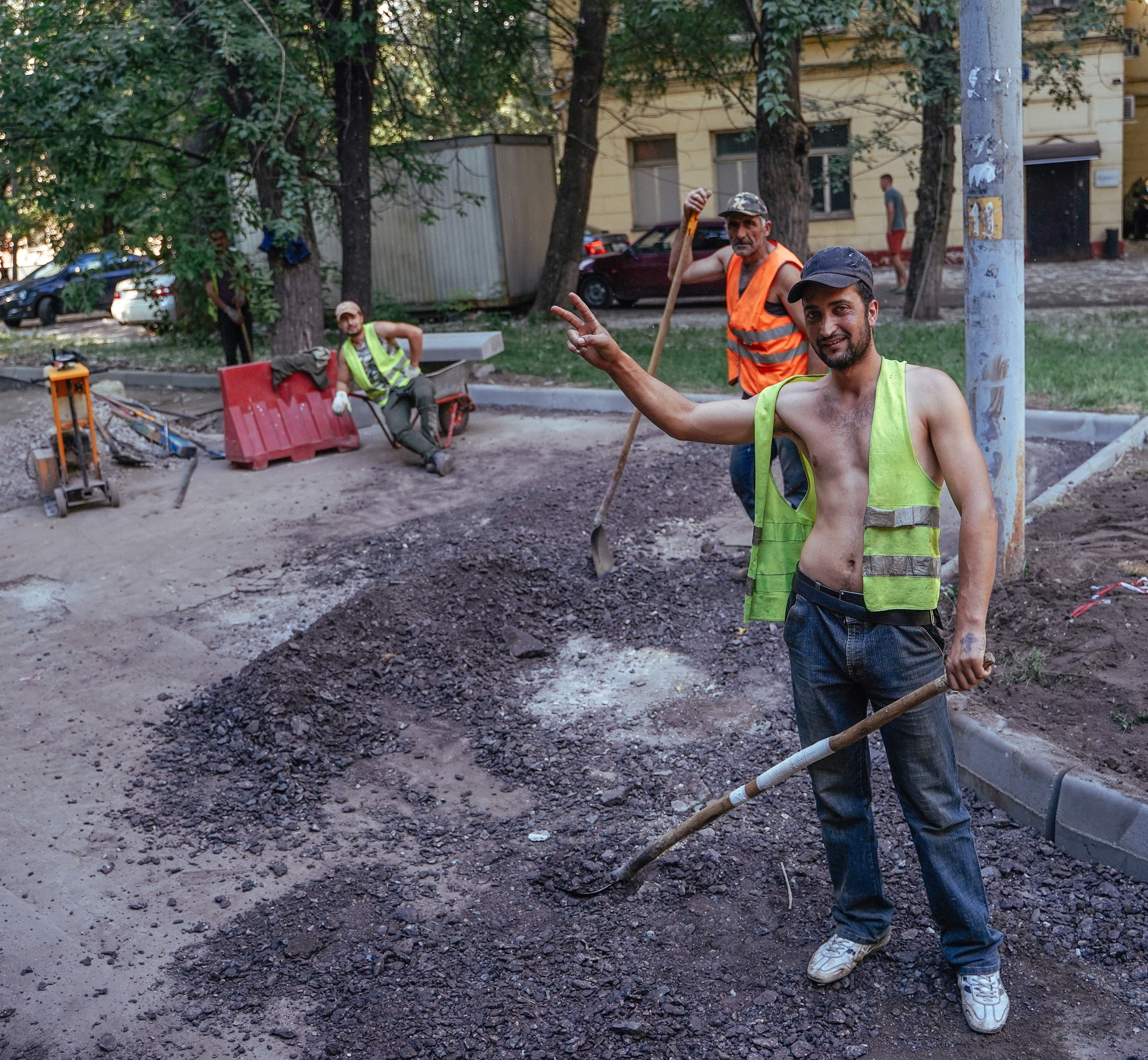 2019. Стрит-фотография, полная абсурда, идиотизма и красоты