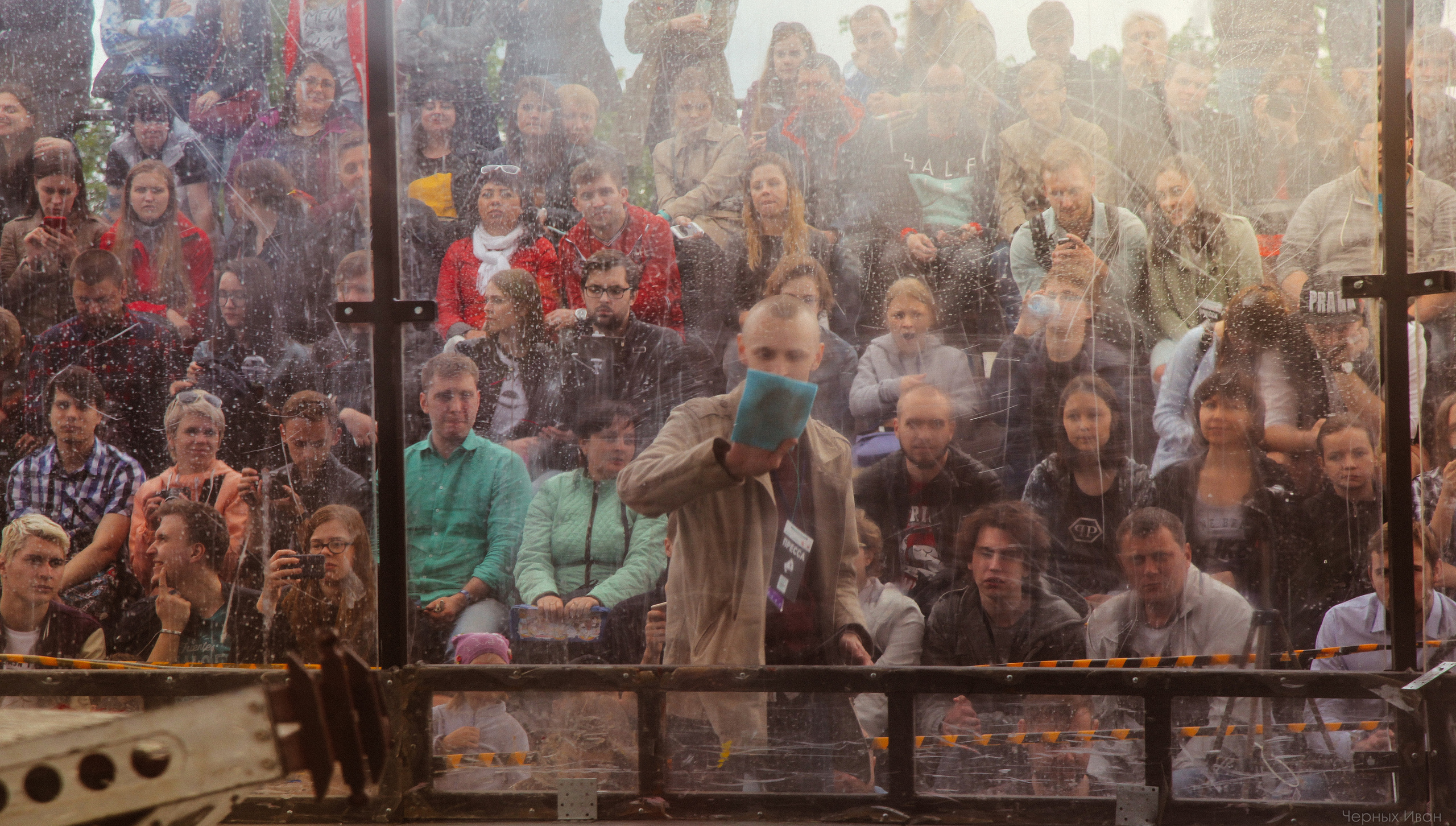 2017. Стрит-фотография, полная абсурда, идиотизма и красоты