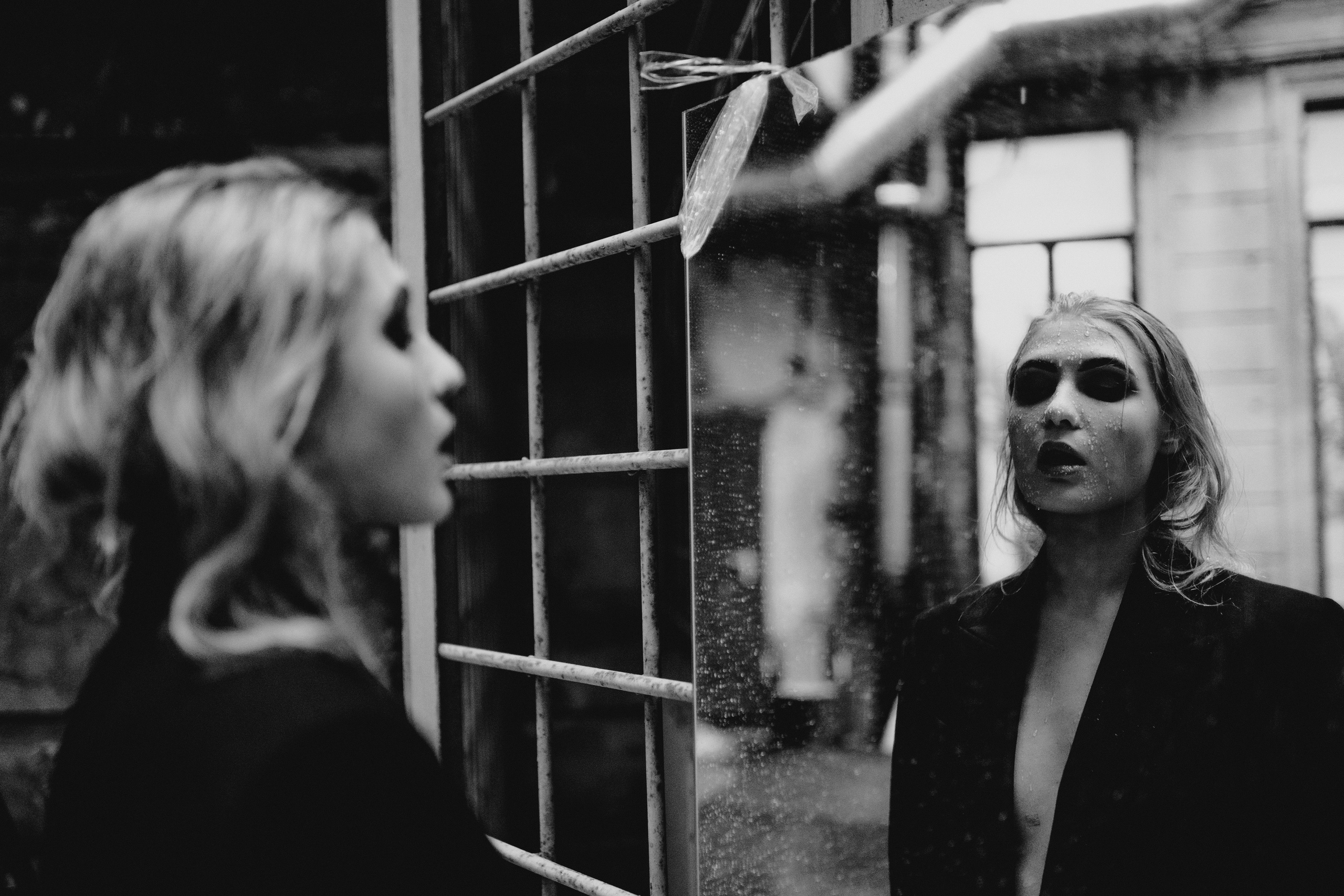 ЗАЧЕМ-ТО. Стрит-фотография, полная абсурда, идиотизма и красоты