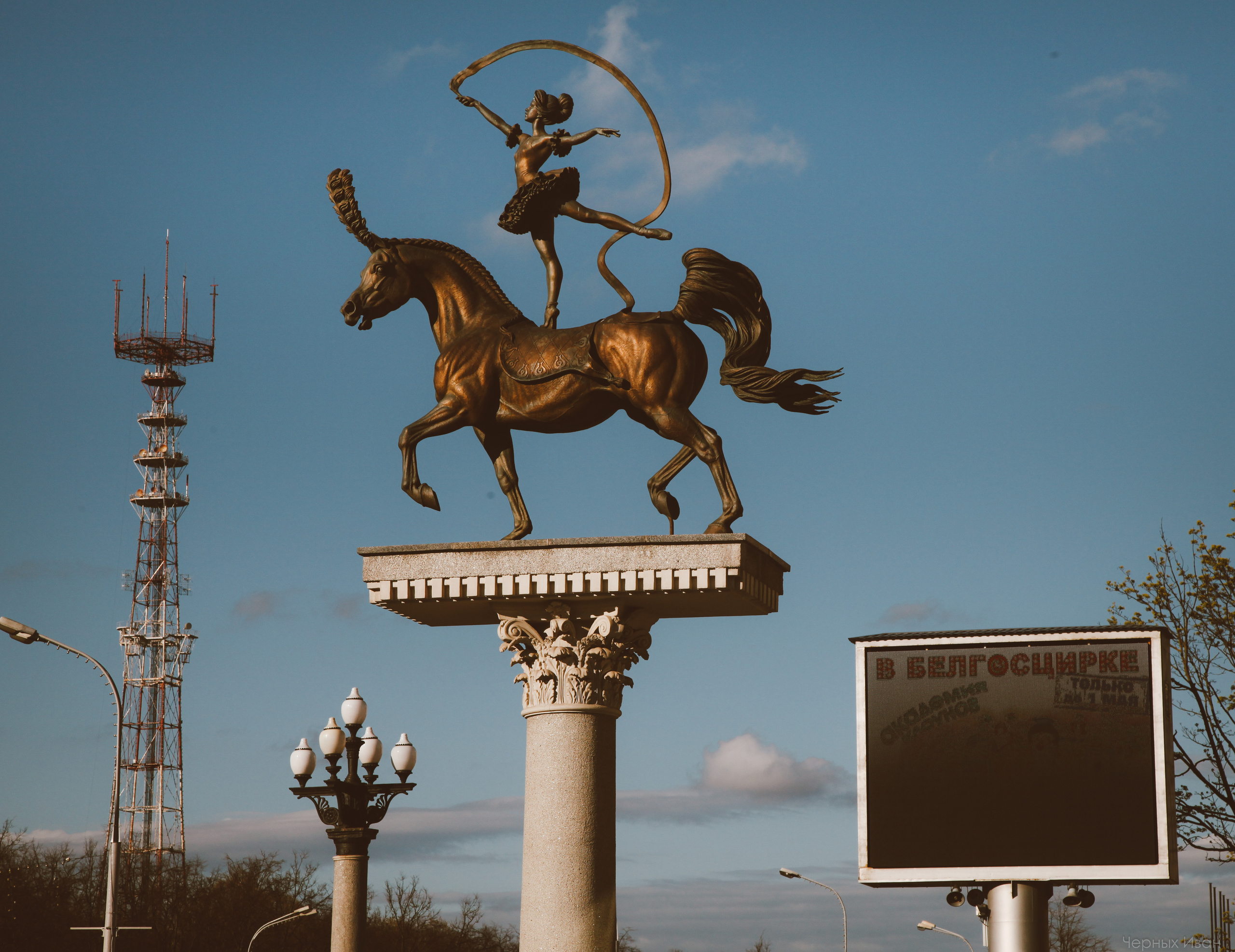 МИНСК. Стрит-фотография, полная абсурда, идиотизма и красоты