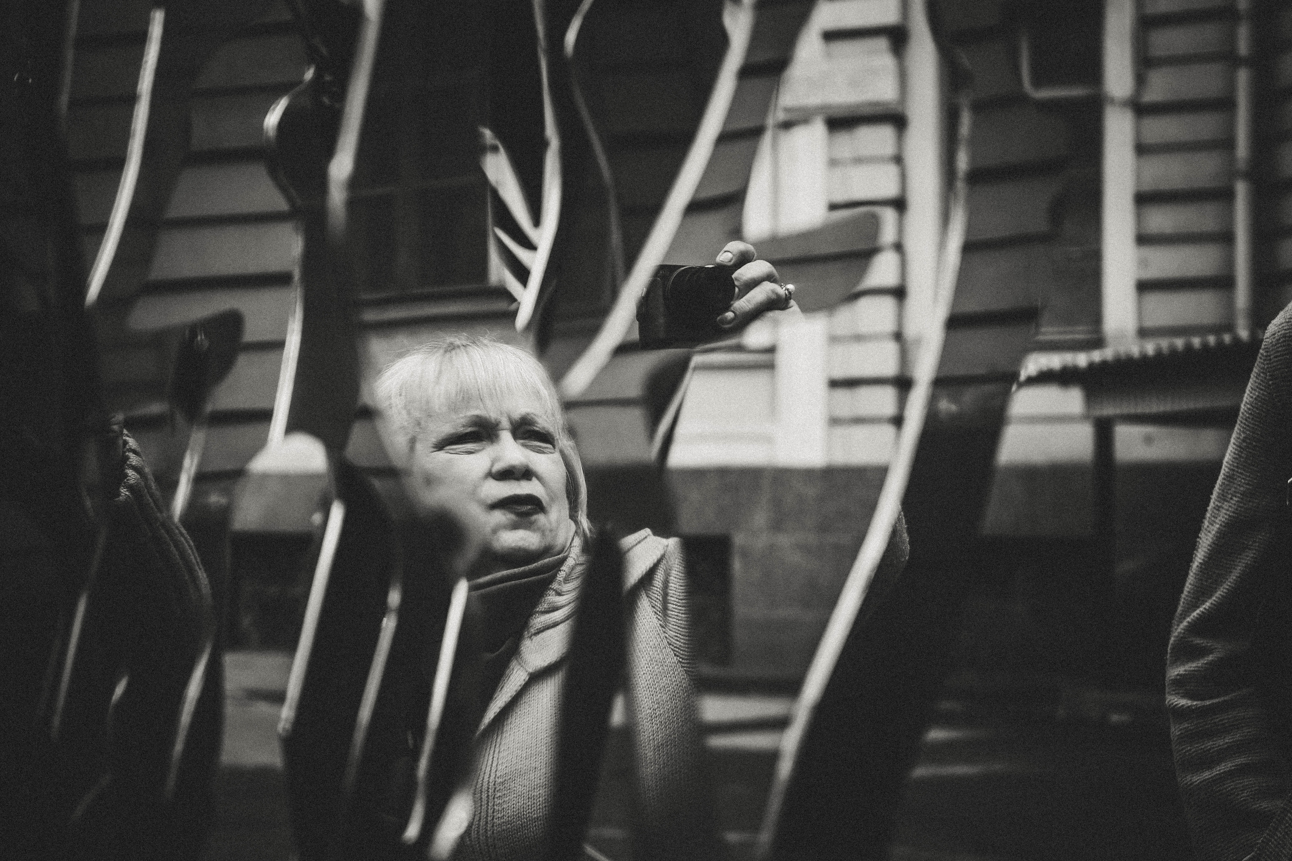 2018. Стрит-фотография, полная абсурда, идиотизма и красоты