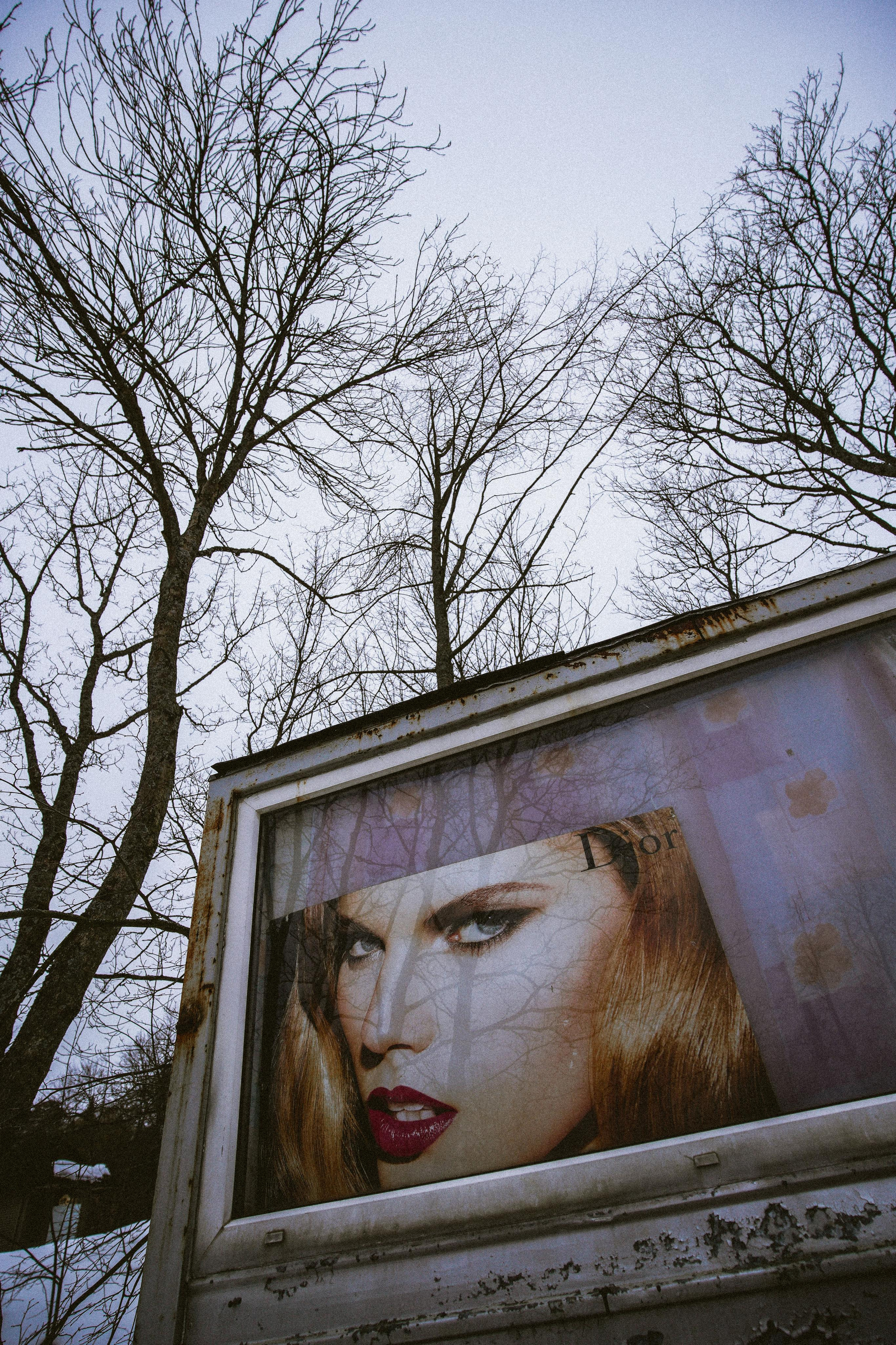 2022. Стрит-фотография, полная абсурда, идиотизма и красоты