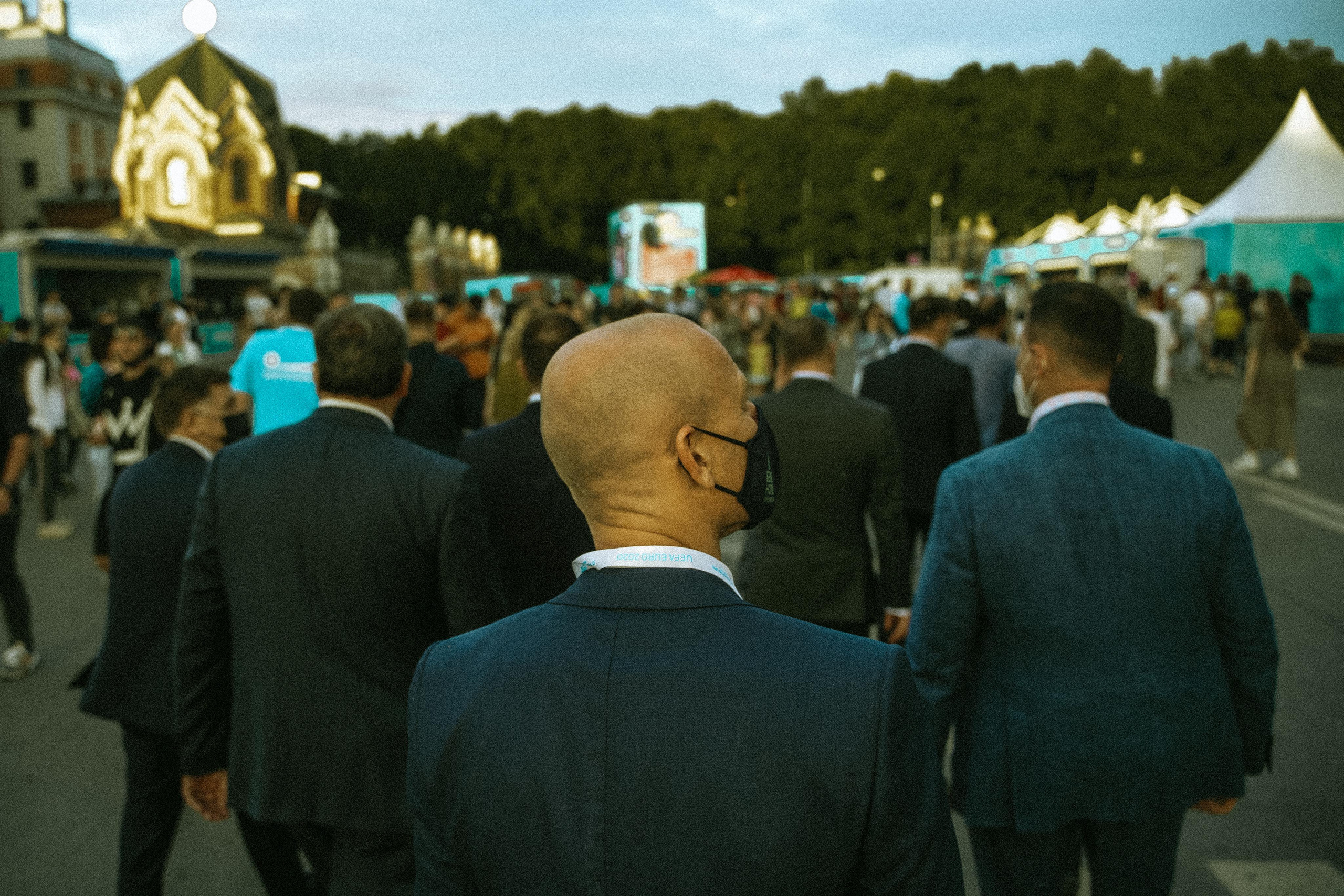 2021. Стрит-фотография, полная абсурда, идиотизма и красоты