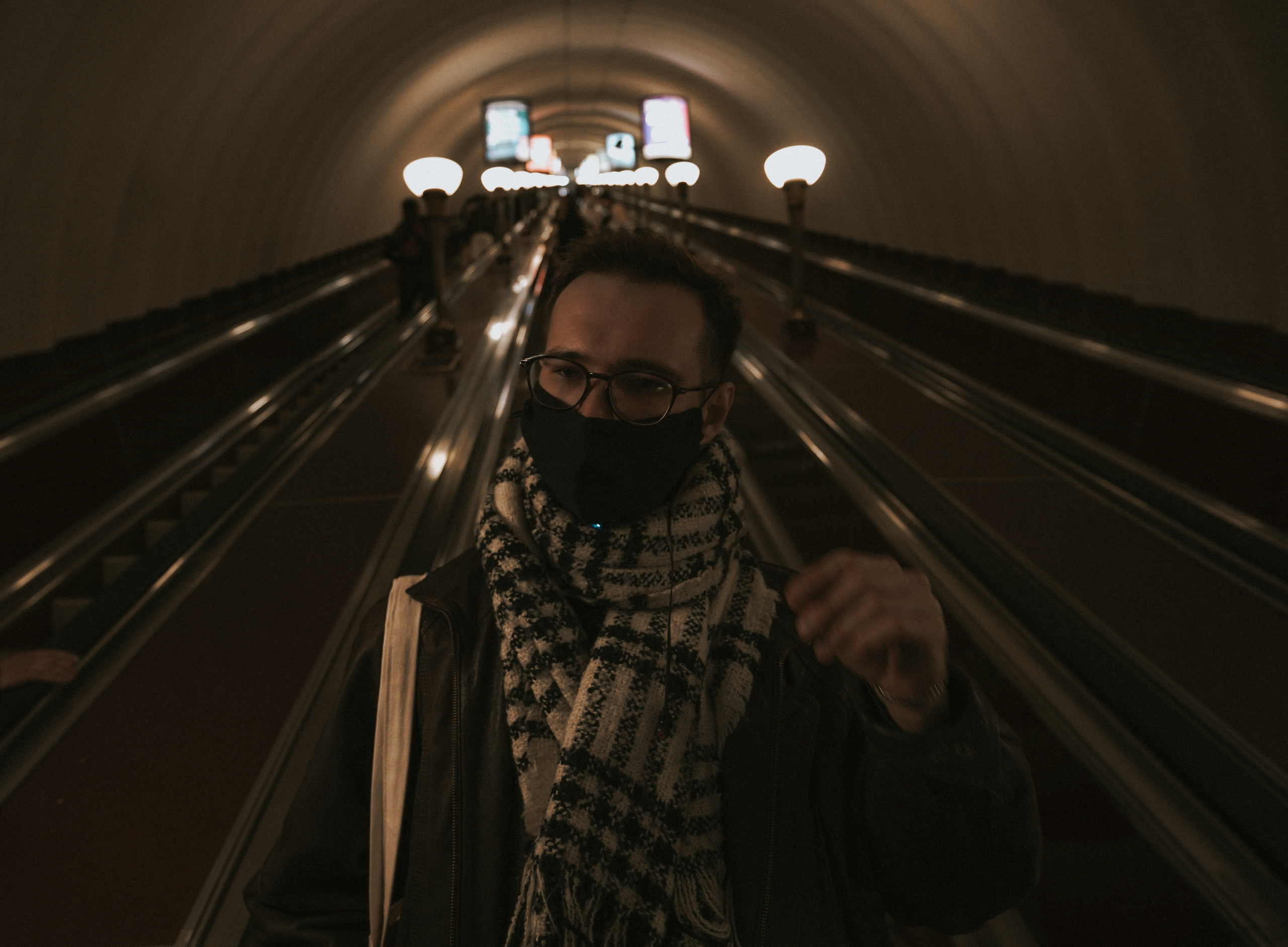 2020. Стрит-фотография, полная абсурда, идиотизма и красоты