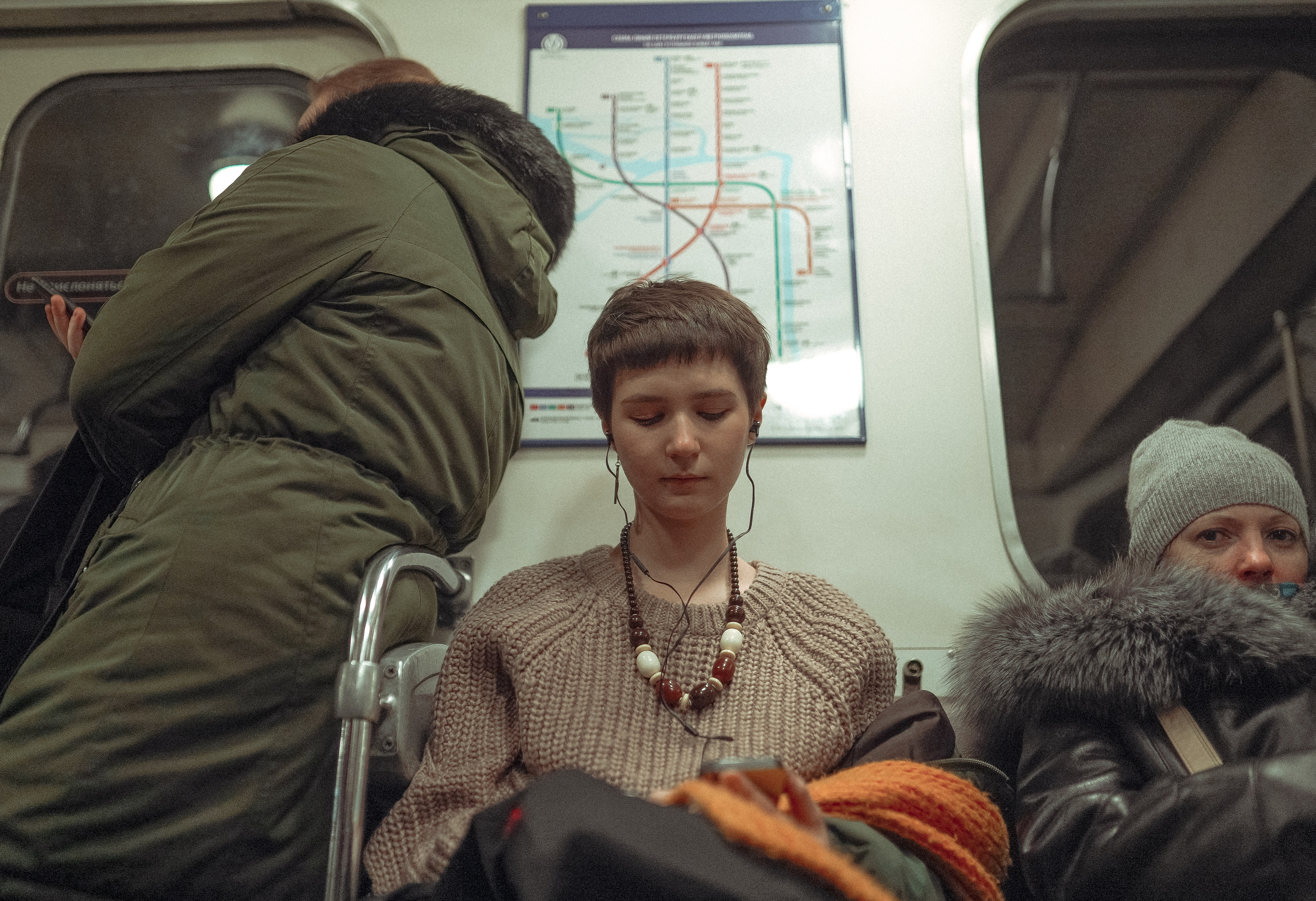 2020. Стрит-фотография, полная абсурда, идиотизма и красоты