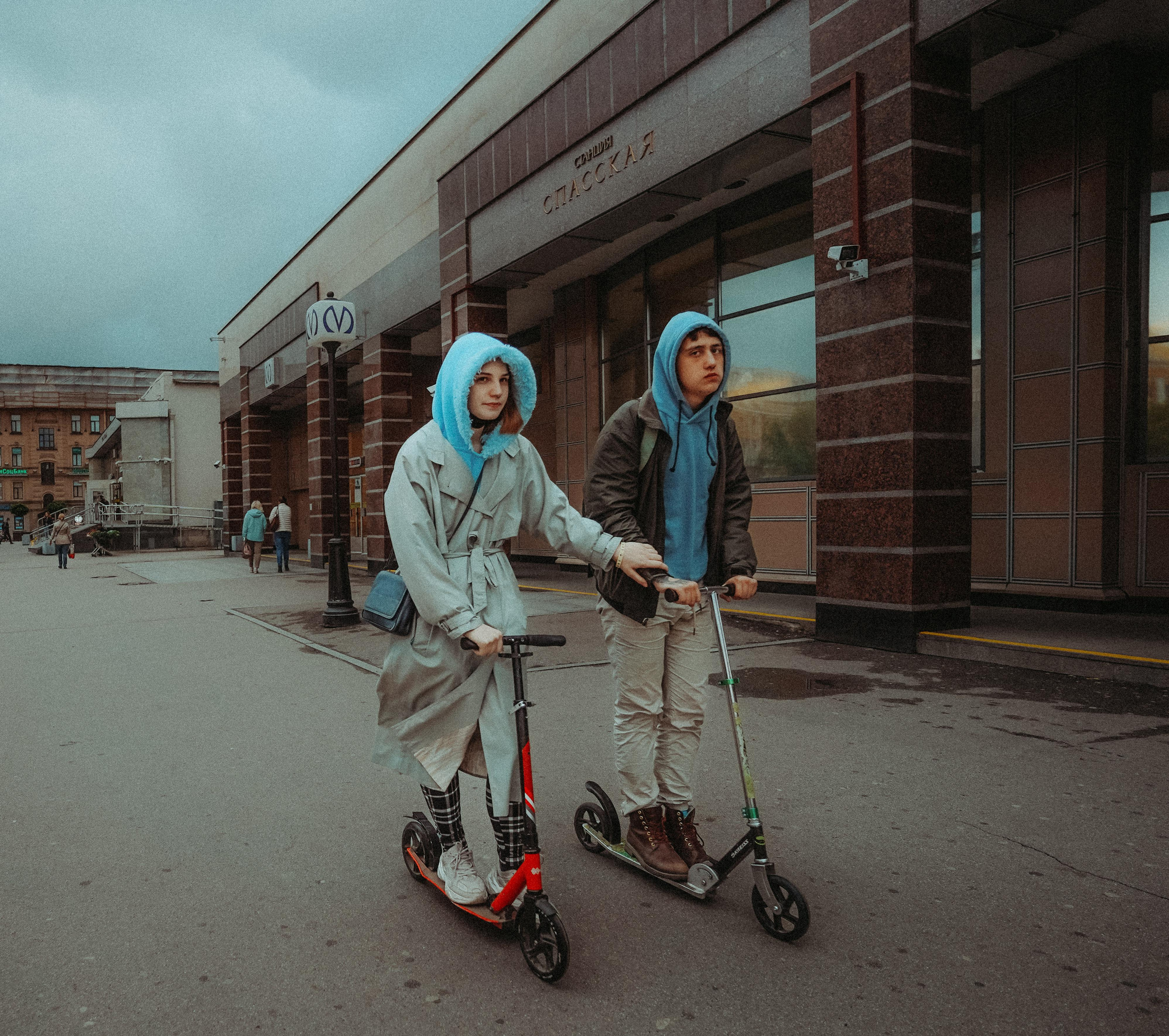 2021. Стрит-фотография, полная абсурда, идиотизма и красоты