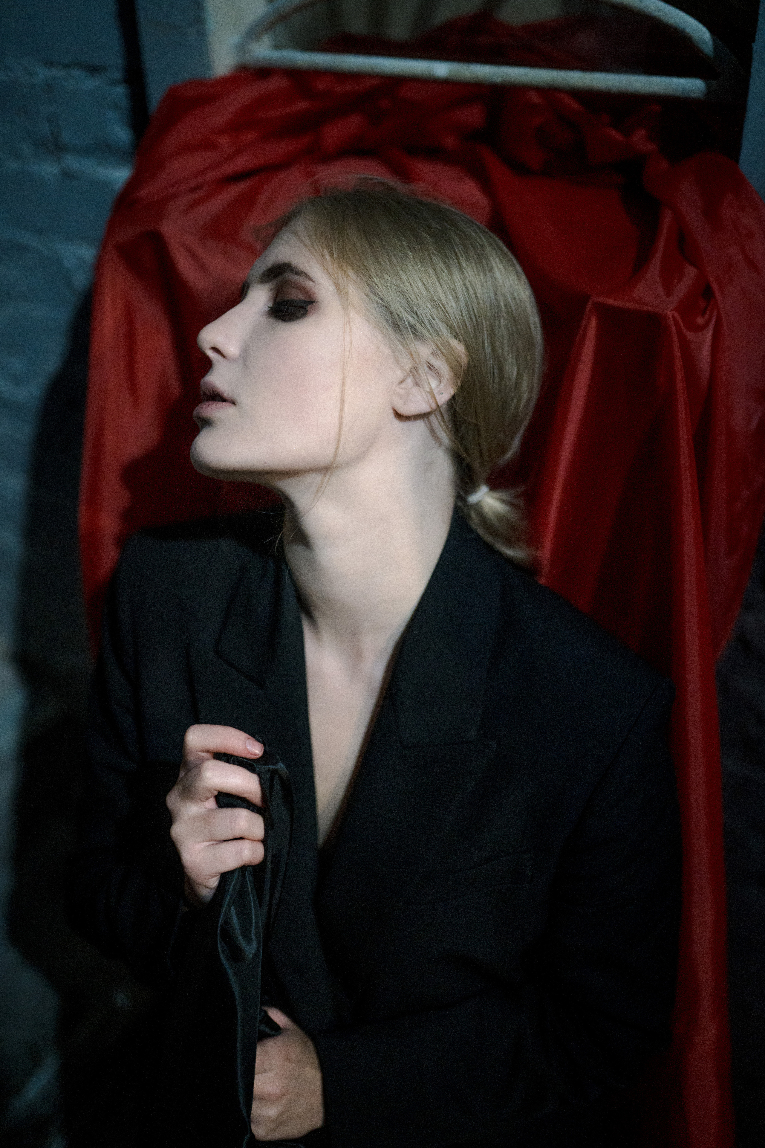 ЗАЧЕМ-ТО. Стрит-фотография, полная абсурда, идиотизма и красоты