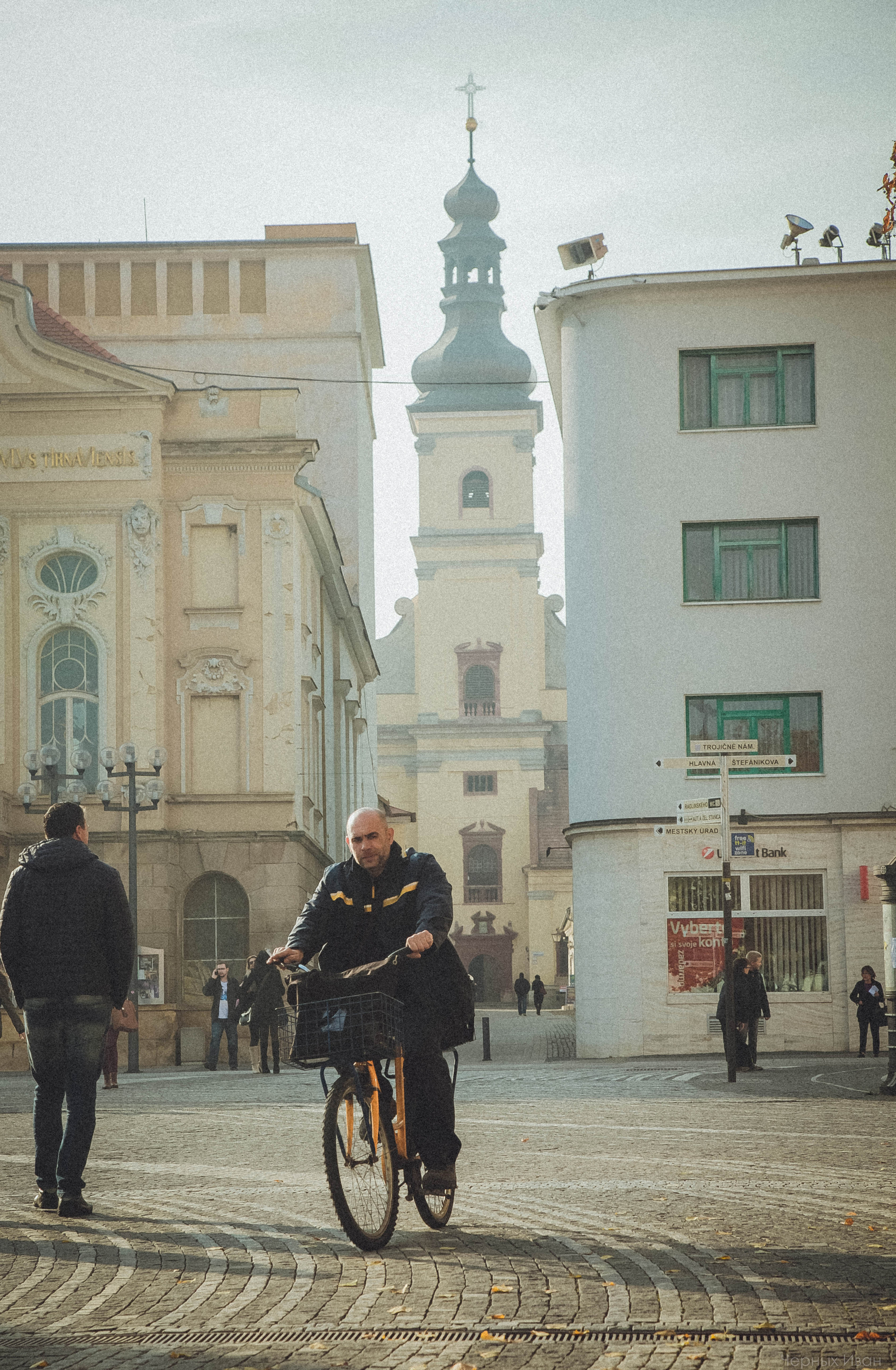 БРАТИСЛАВА. Стрит-фотография, полная абсурда, идиотизма и красоты