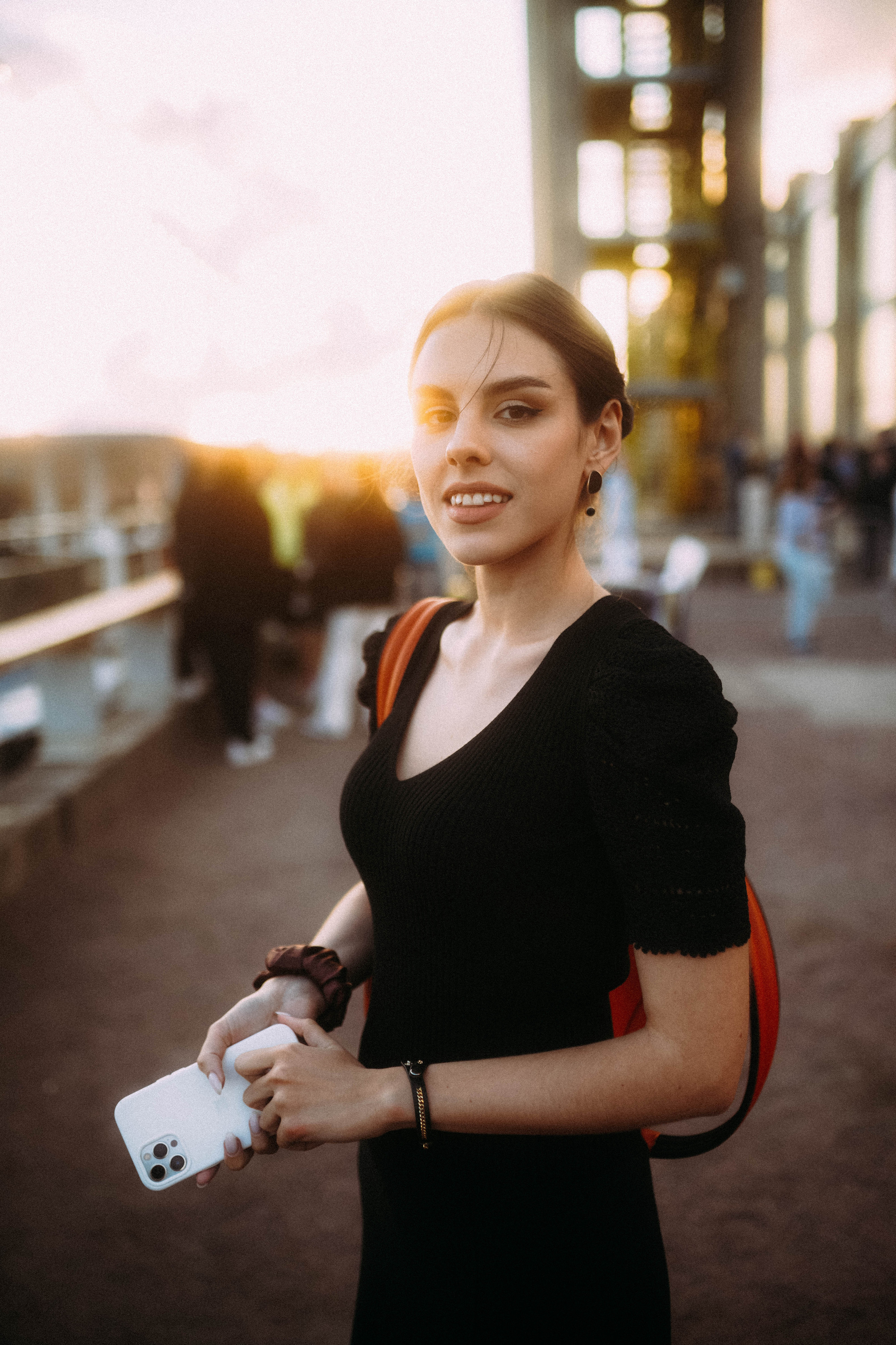 2022. Стрит-фотография, полная абсурда, идиотизма и красоты