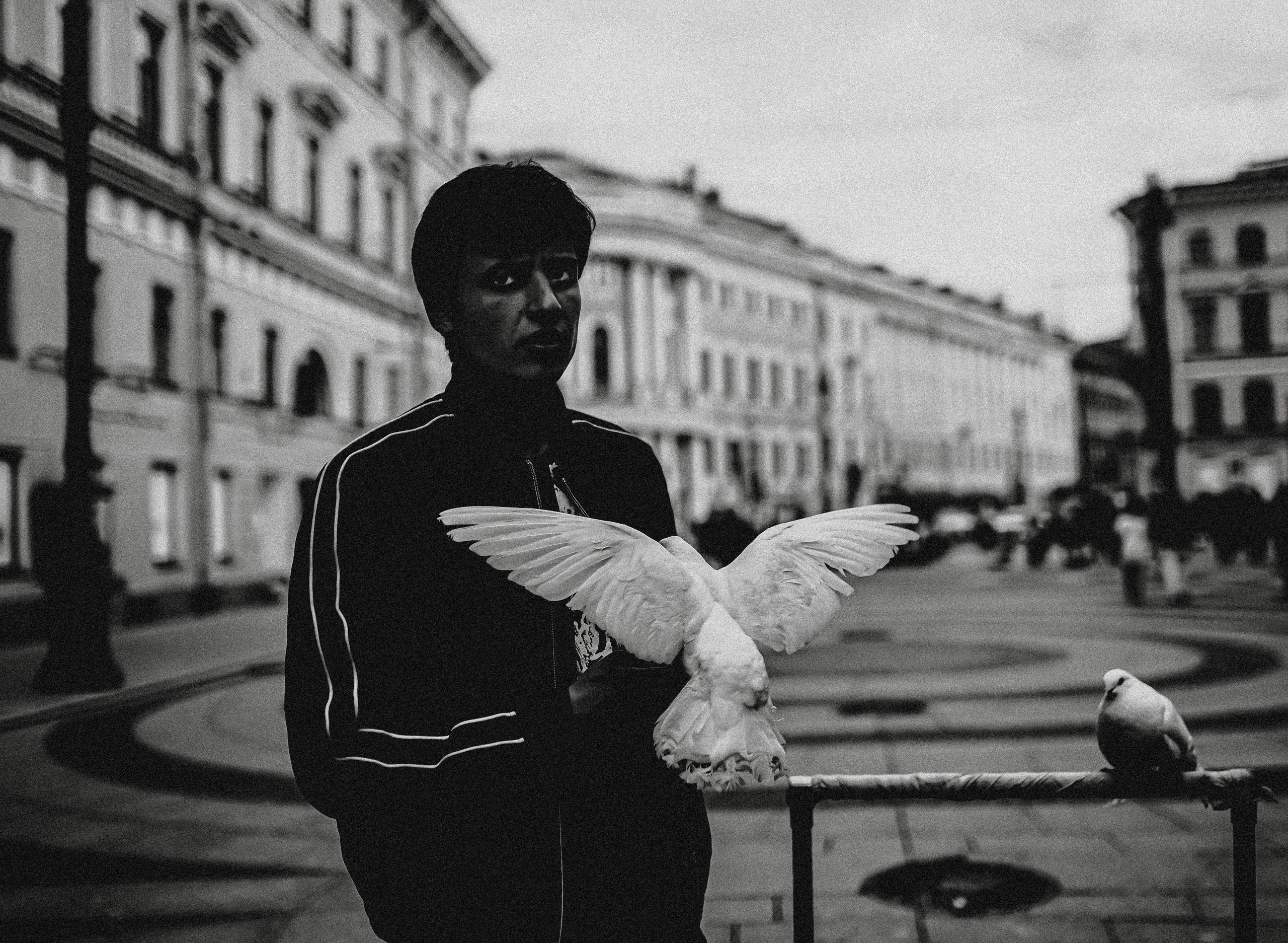 2020. Стрит-фотография, полная абсурда, идиотизма и красоты