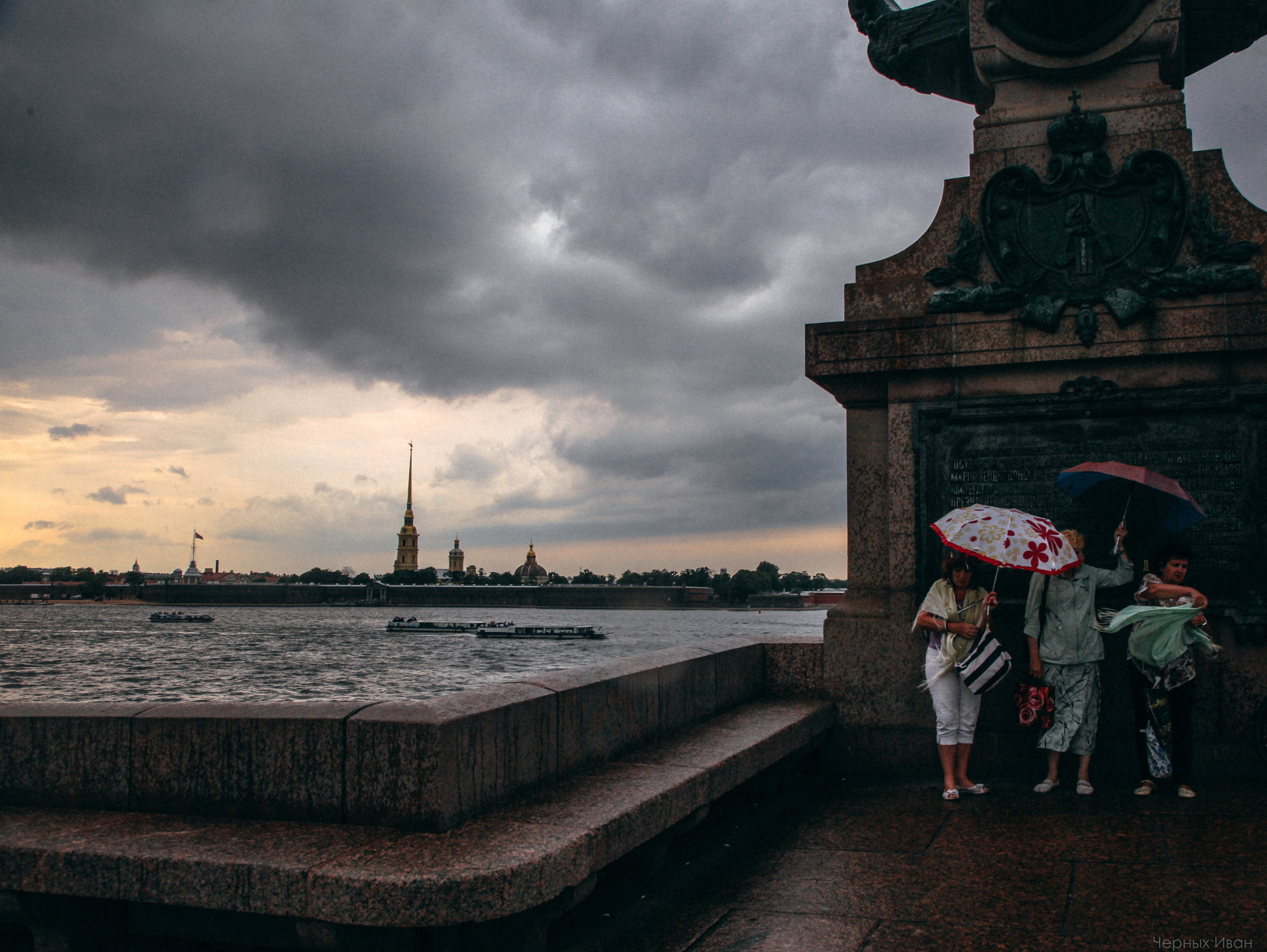 2016. Стрит-фотография, полная абсурда, идиотизма и красоты