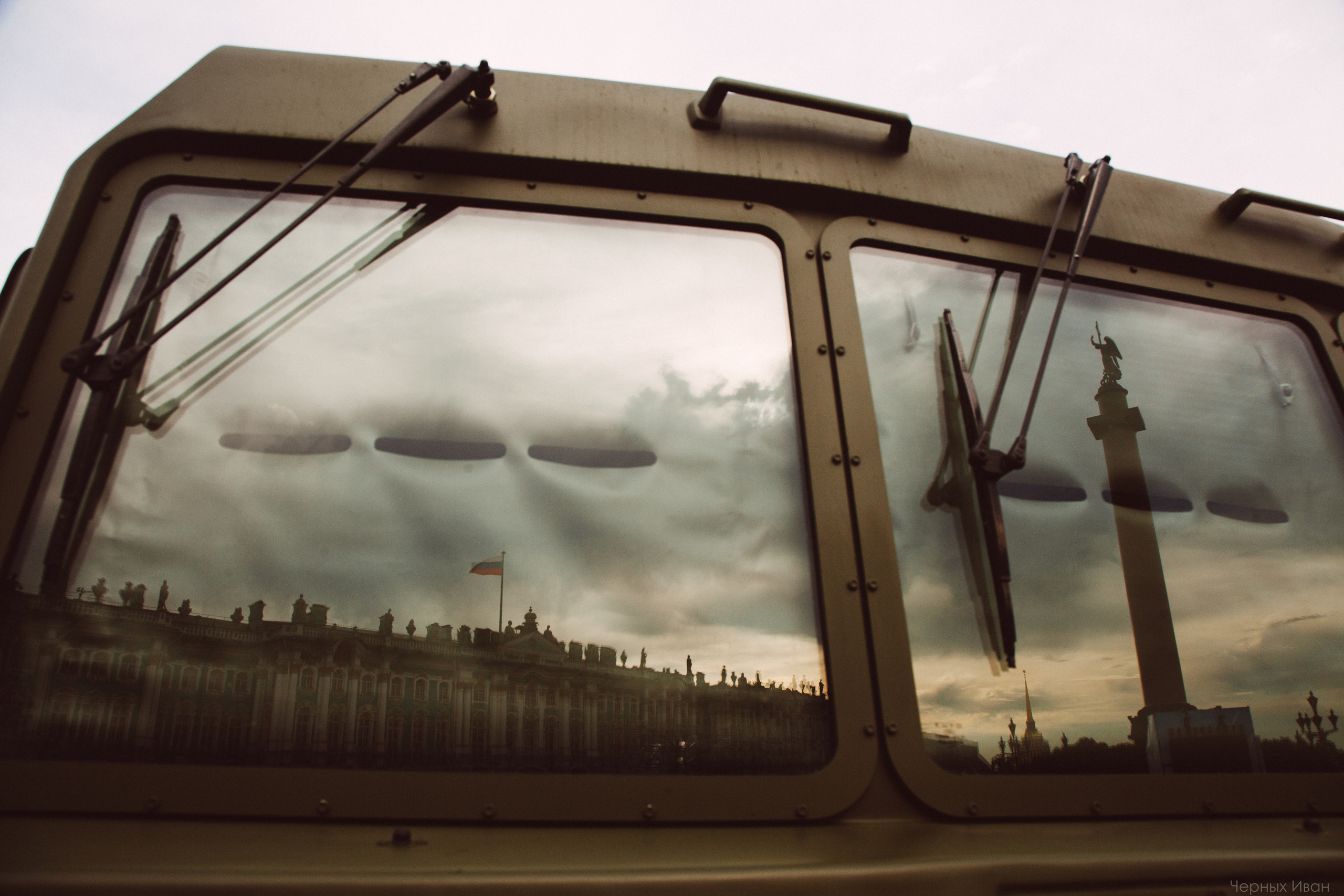 2017. Стрит-фотография, полная абсурда, идиотизма и красоты