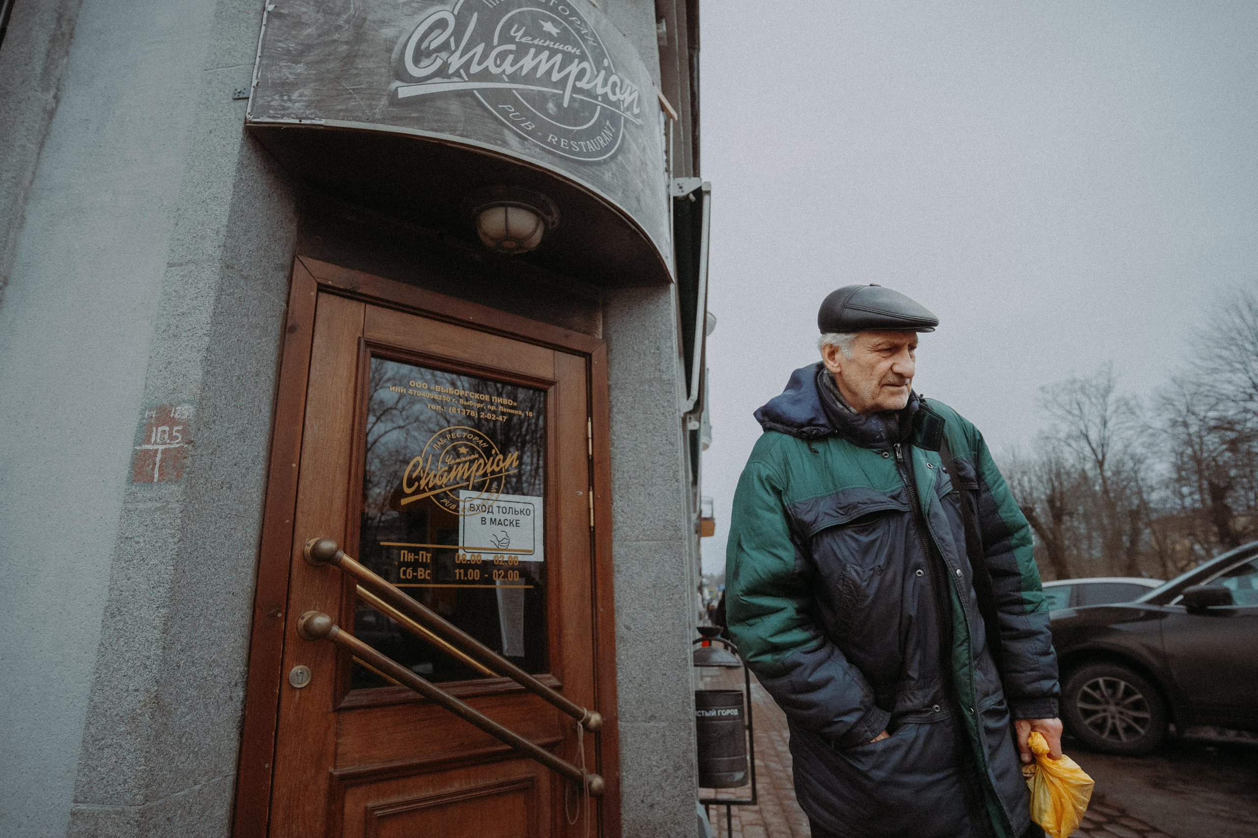 2022. Стрит-фотография, полная абсурда, идиотизма и красоты