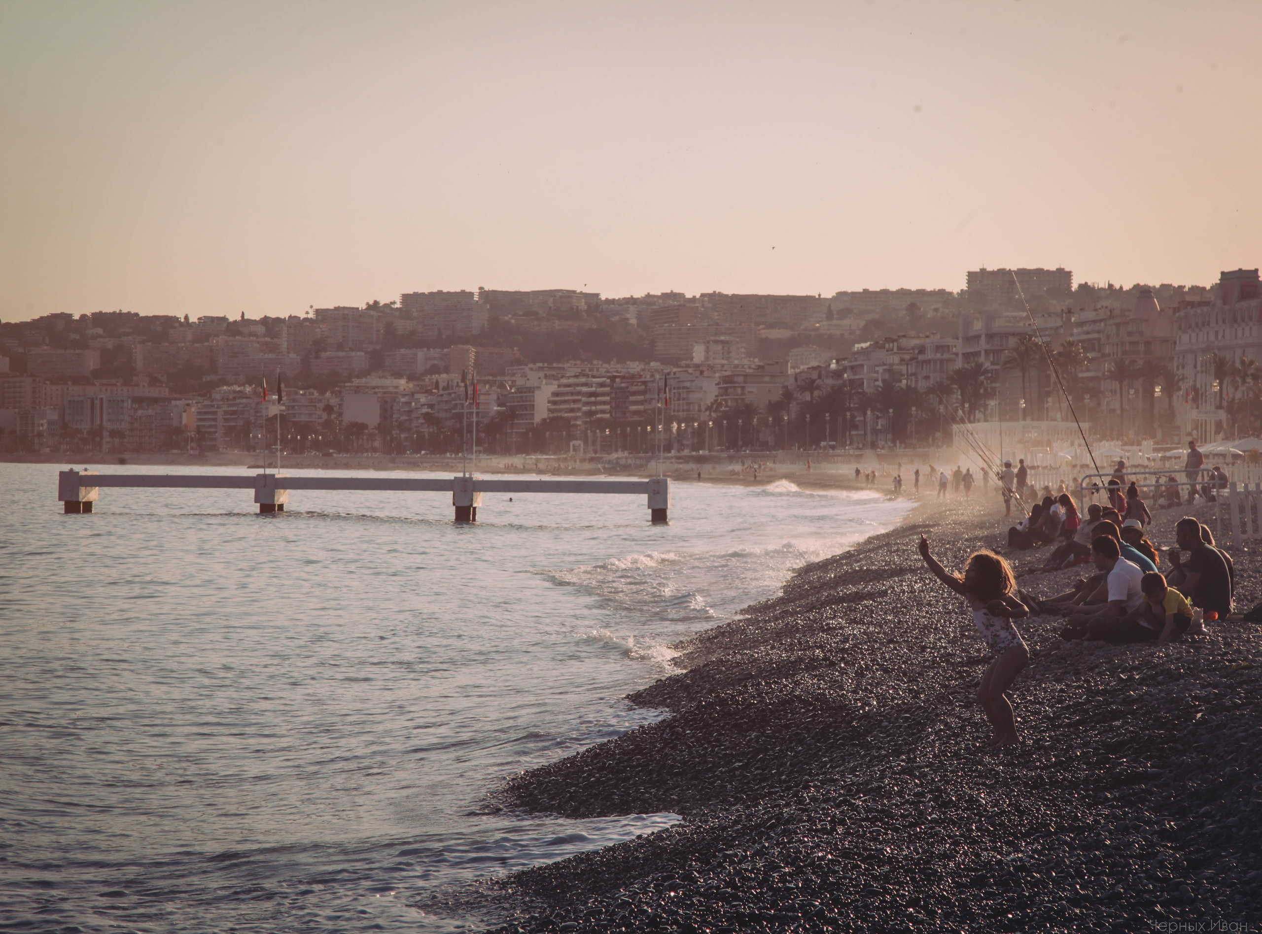 ФРАНЦИЯ. Стрит-фотография, полная абсурда, идиотизма и красоты
