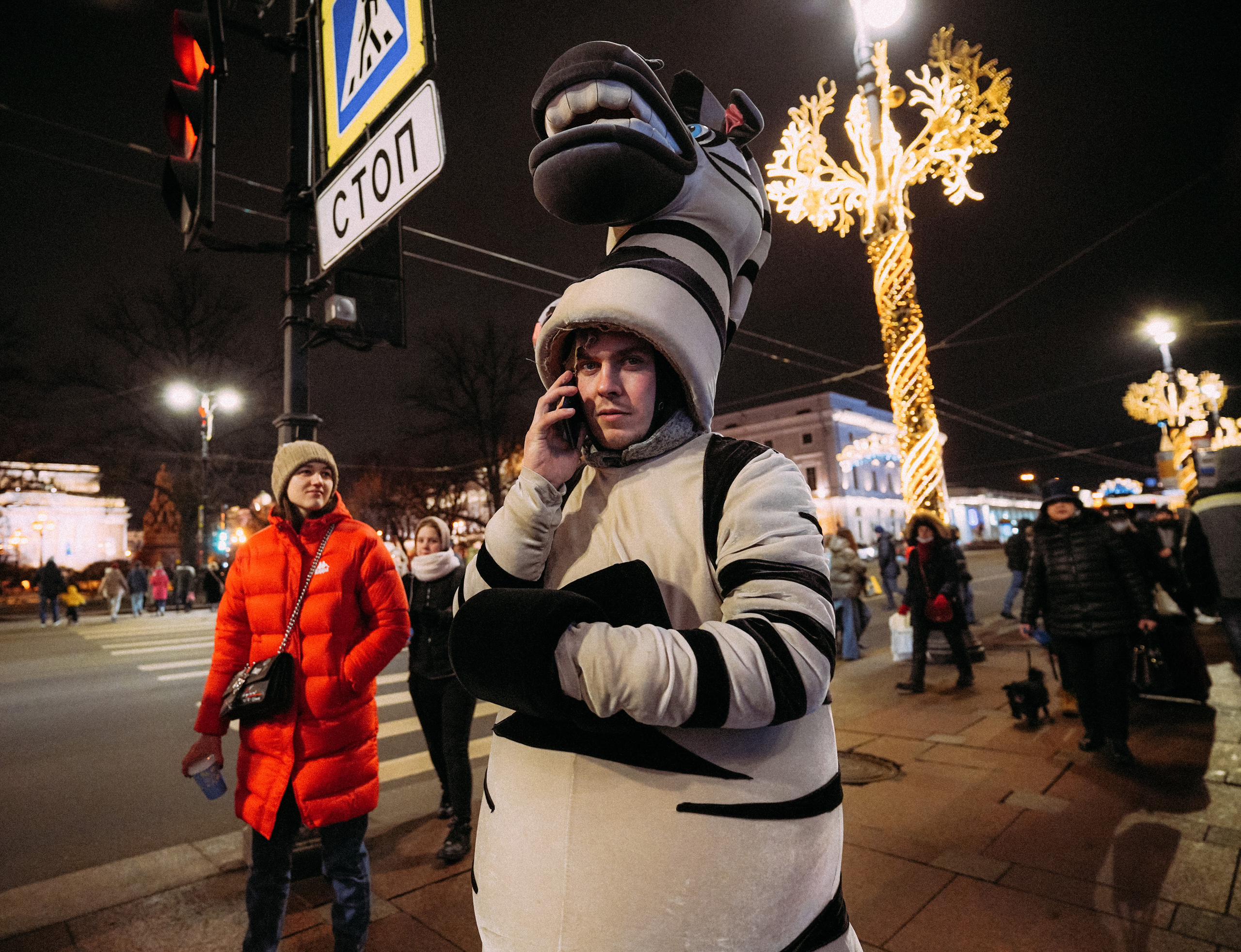 2021. Стрит-фотография, полная абсурда, идиотизма и красоты