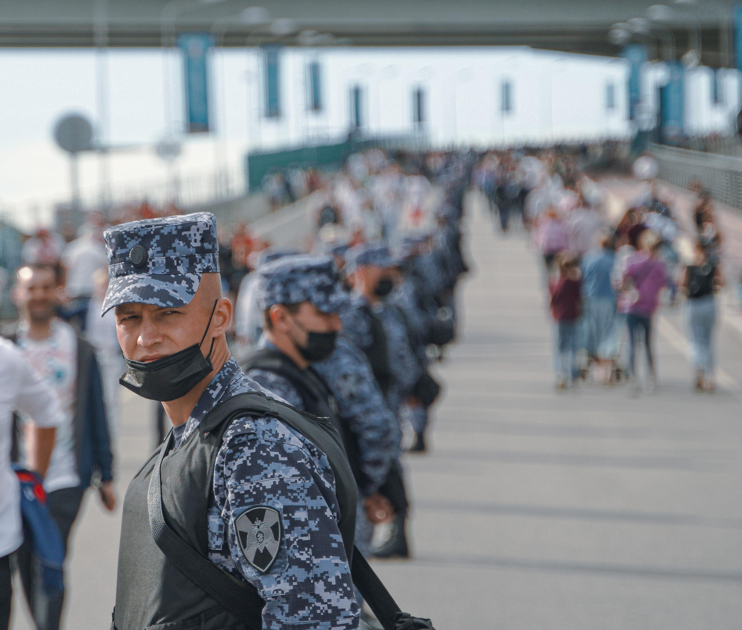2021. Стрит-фотография, полная абсурда, идиотизма и красоты