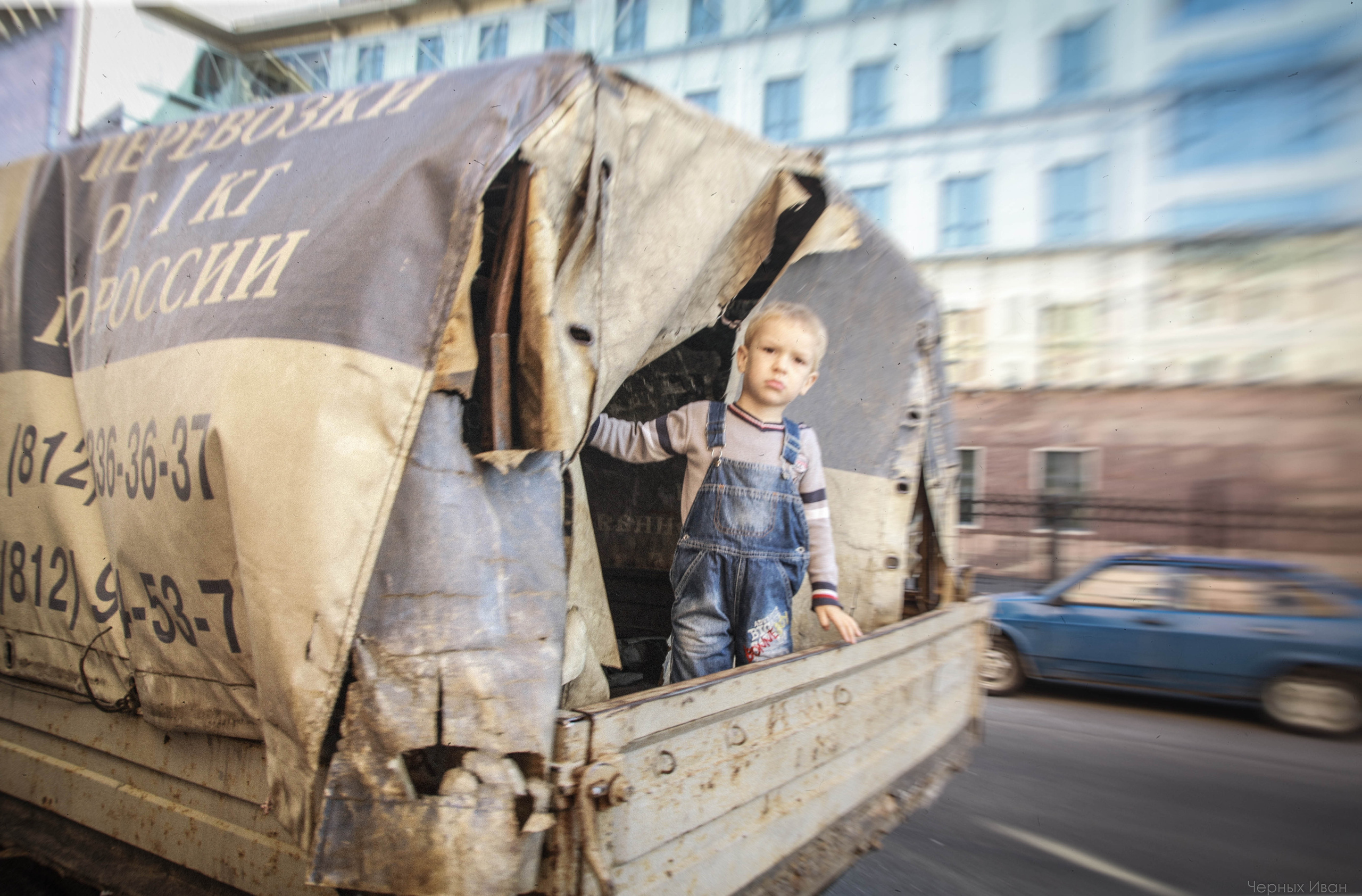 2014. Стрит-фотография, полная абсурда, идиотизма и красоты