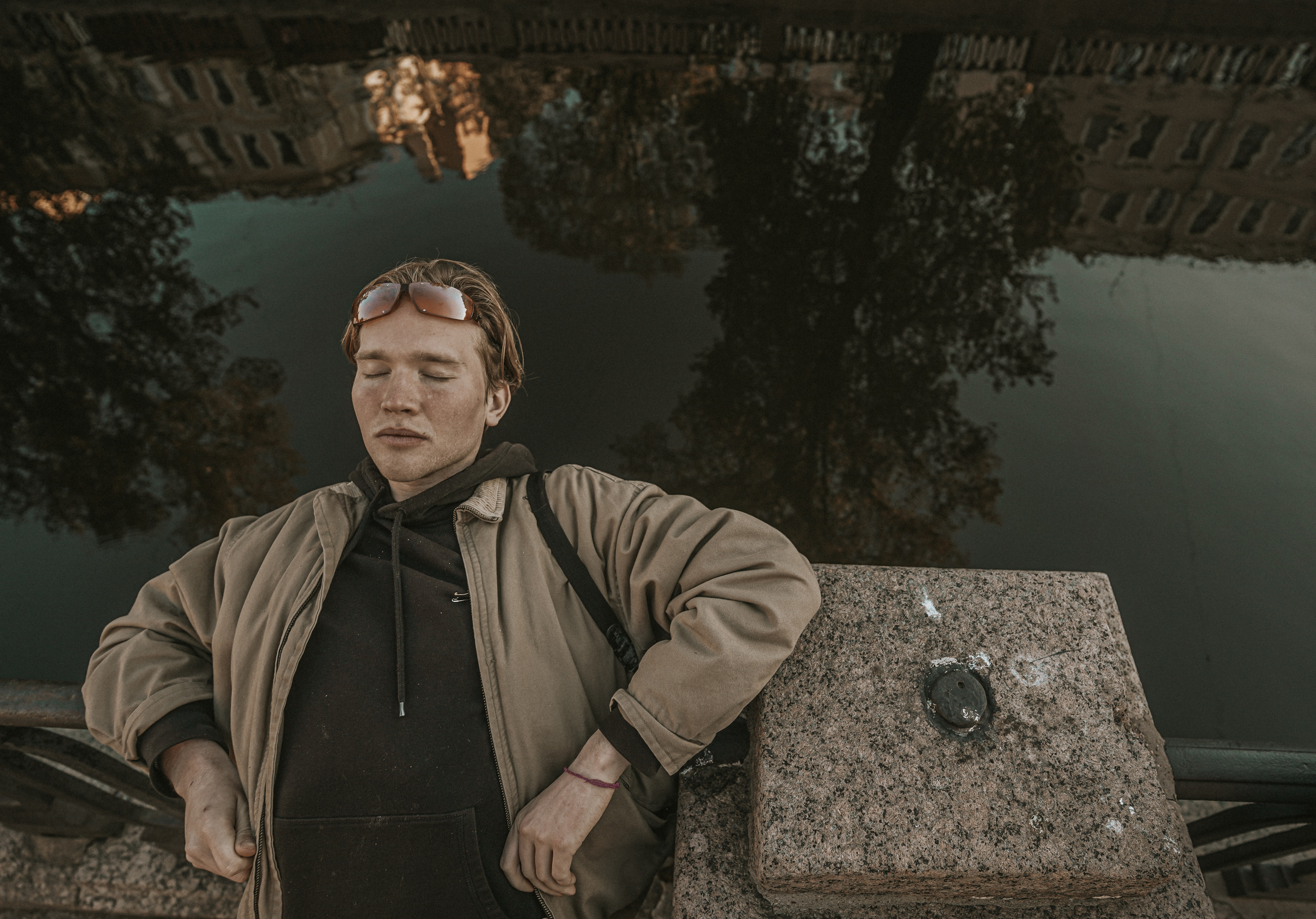 2020. Стрит-фотография, полная абсурда, идиотизма и красоты