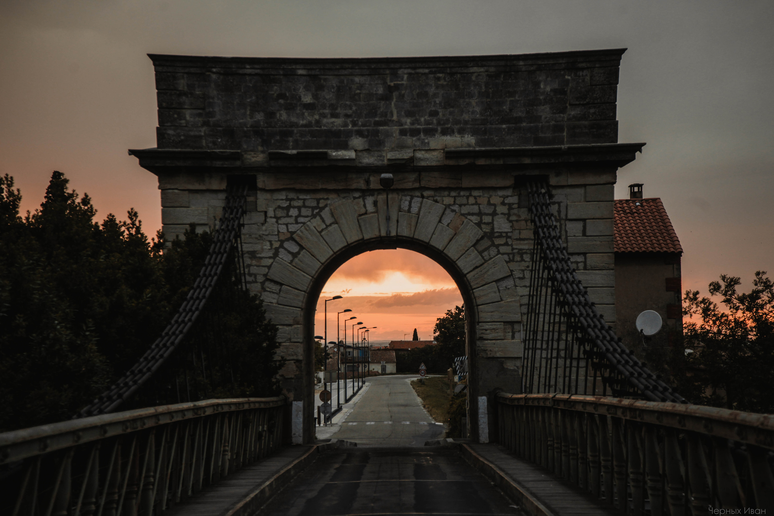 ФРАНЦИЯ. Стрит-фотография, полная абсурда, идиотизма и красоты