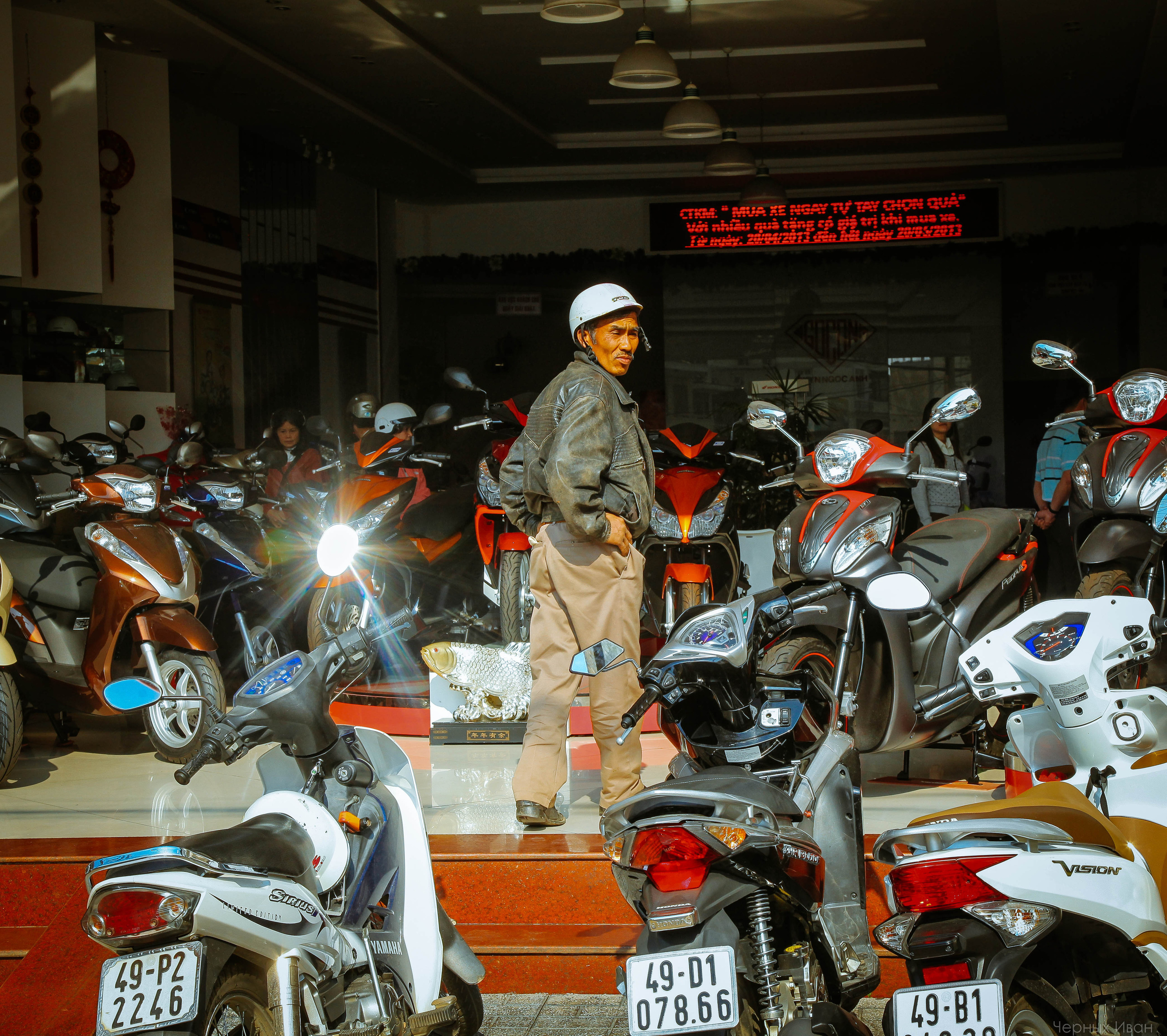 ВЬЕТНАМ. Стрит-фотография, полная абсурда, идиотизма и красоты