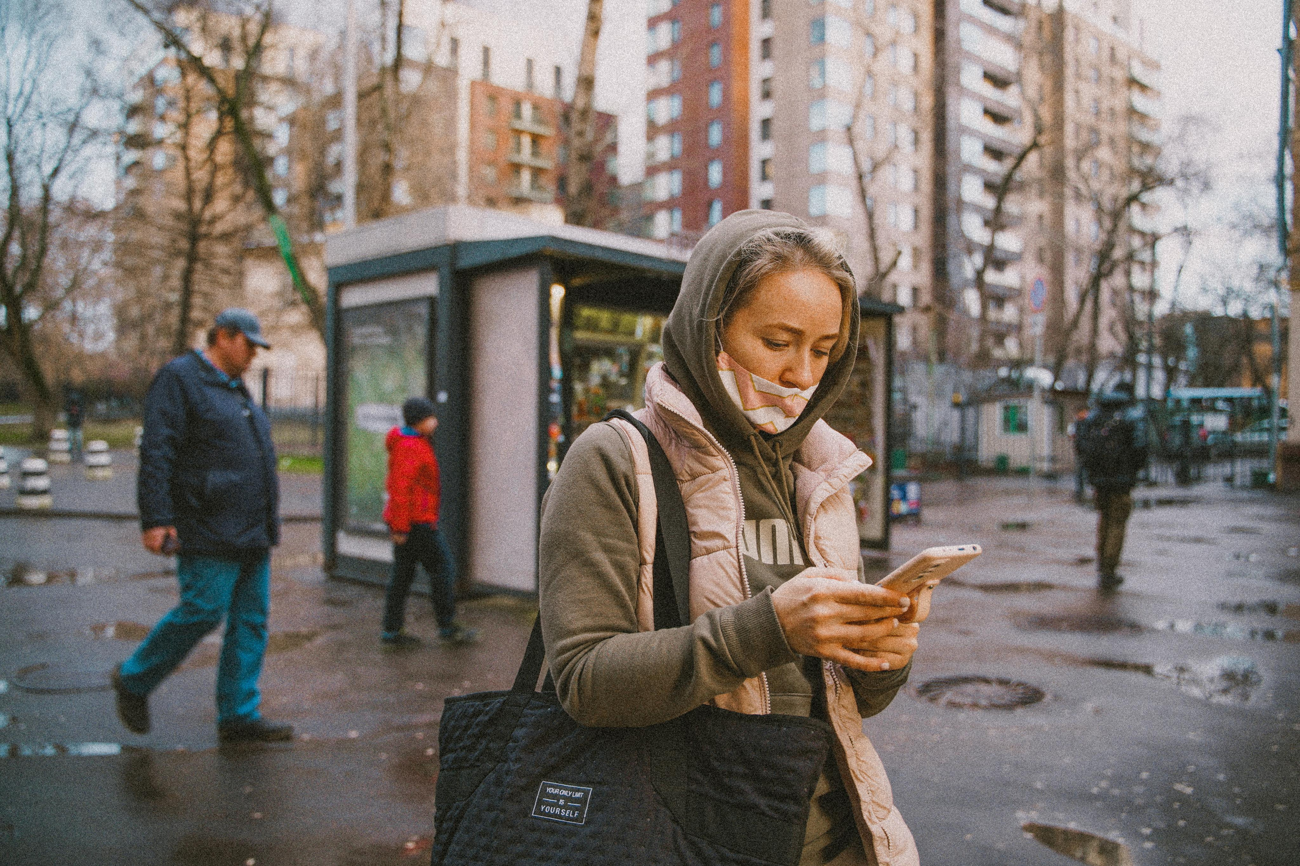 2021. Стрит-фотография, полная абсурда, идиотизма и красоты