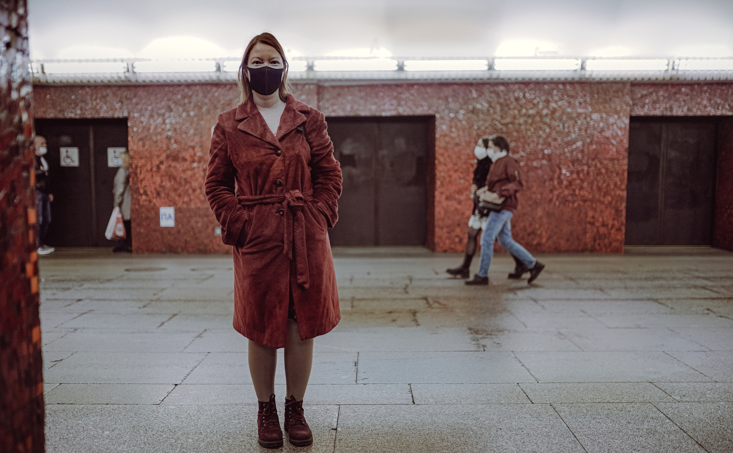 2020. Стрит-фотография, полная абсурда, идиотизма и красоты