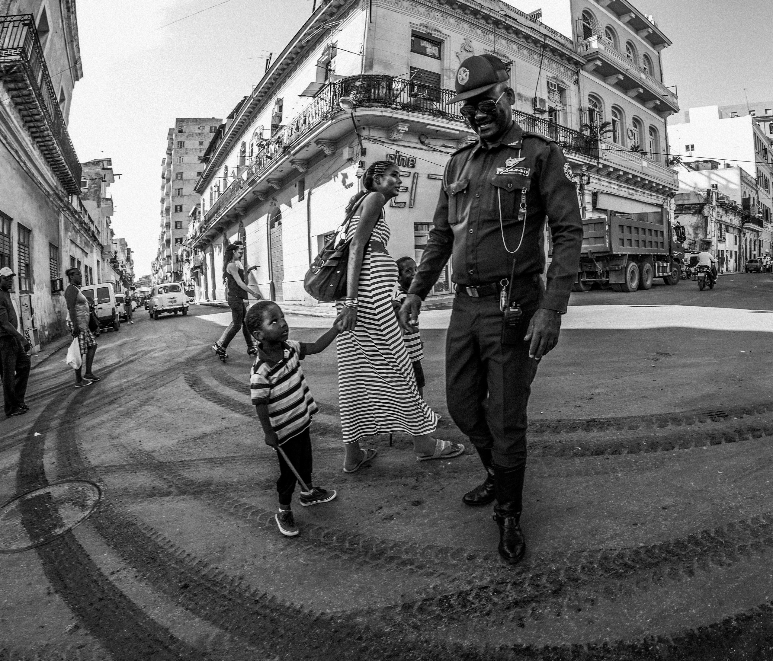 BEST OF. Стрит-фотография, полная абсурда, идиотизма и красоты