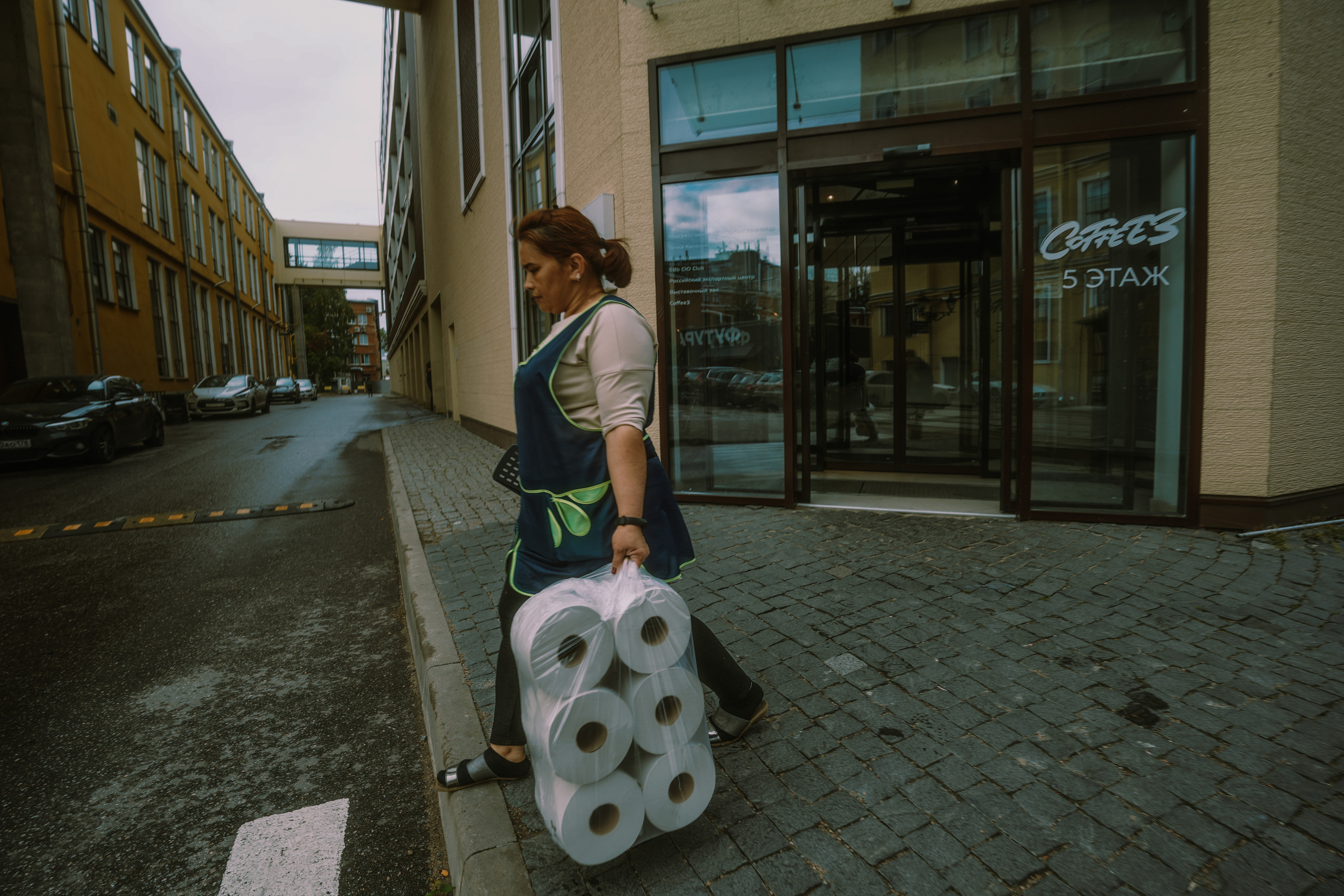 2022. Стрит-фотография, полная абсурда, идиотизма и красоты