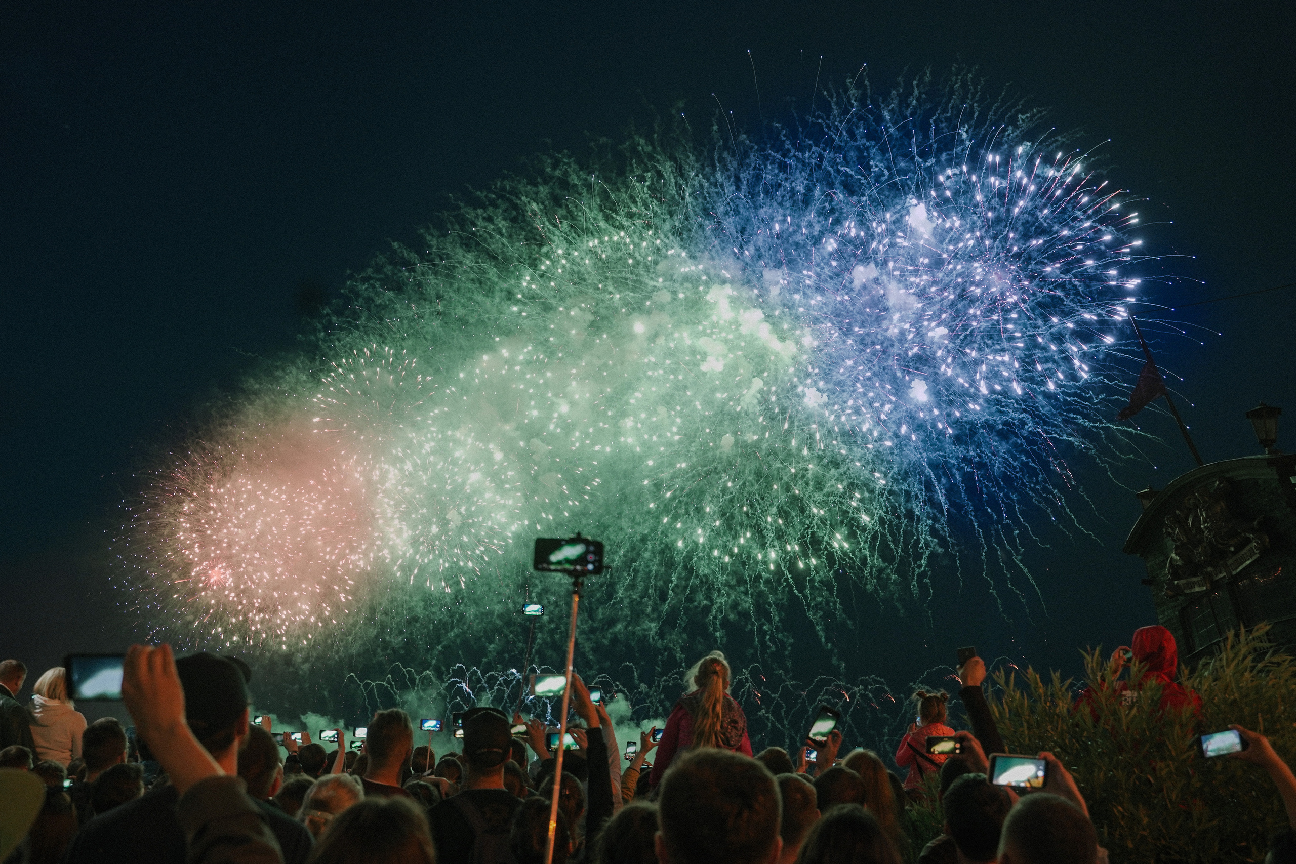 2019. Стрит-фотография, полная абсурда, идиотизма и красоты