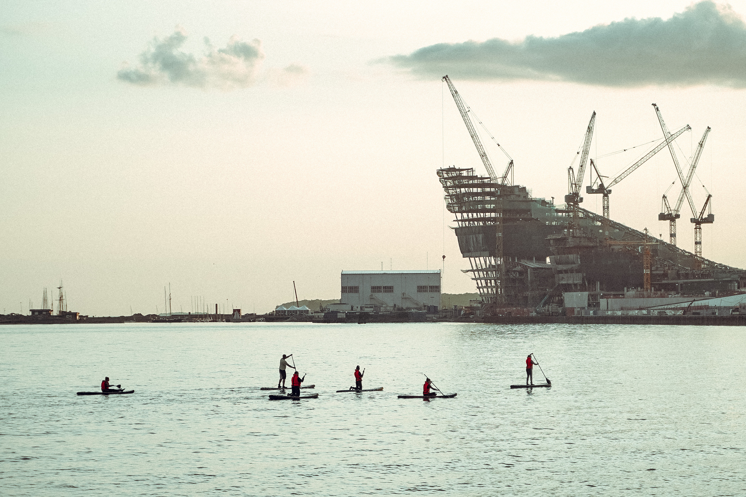 2019. Стрит-фотография, полная абсурда, идиотизма и красоты