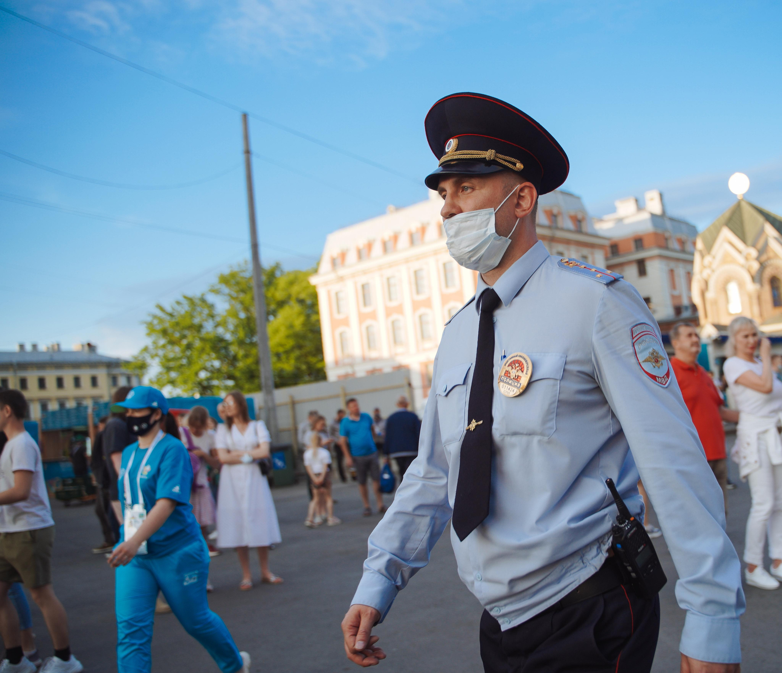 2021. Стрит-фотография, полная абсурда, идиотизма и красоты