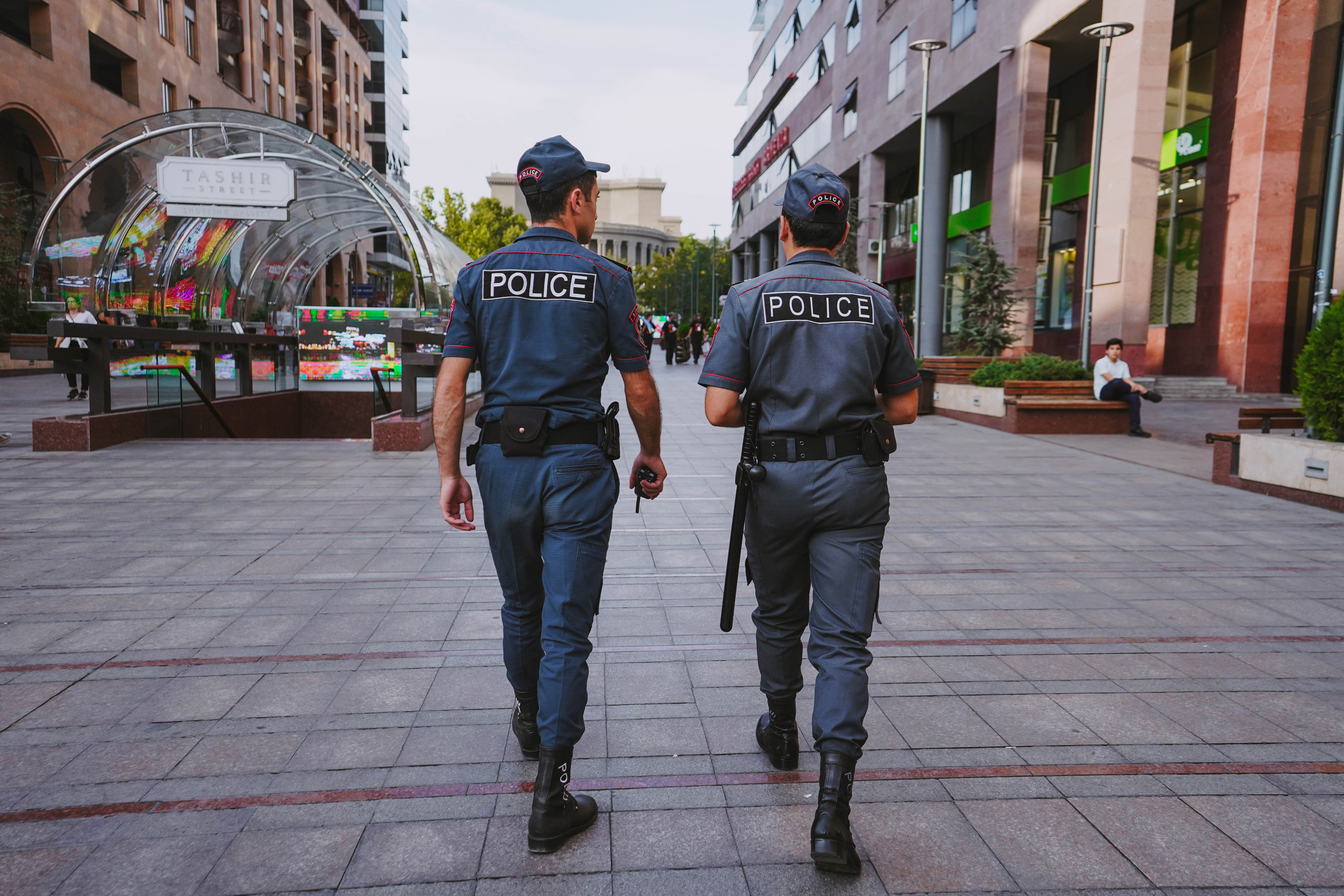 2018. Стрит-фотография, полная абсурда, идиотизма и красоты