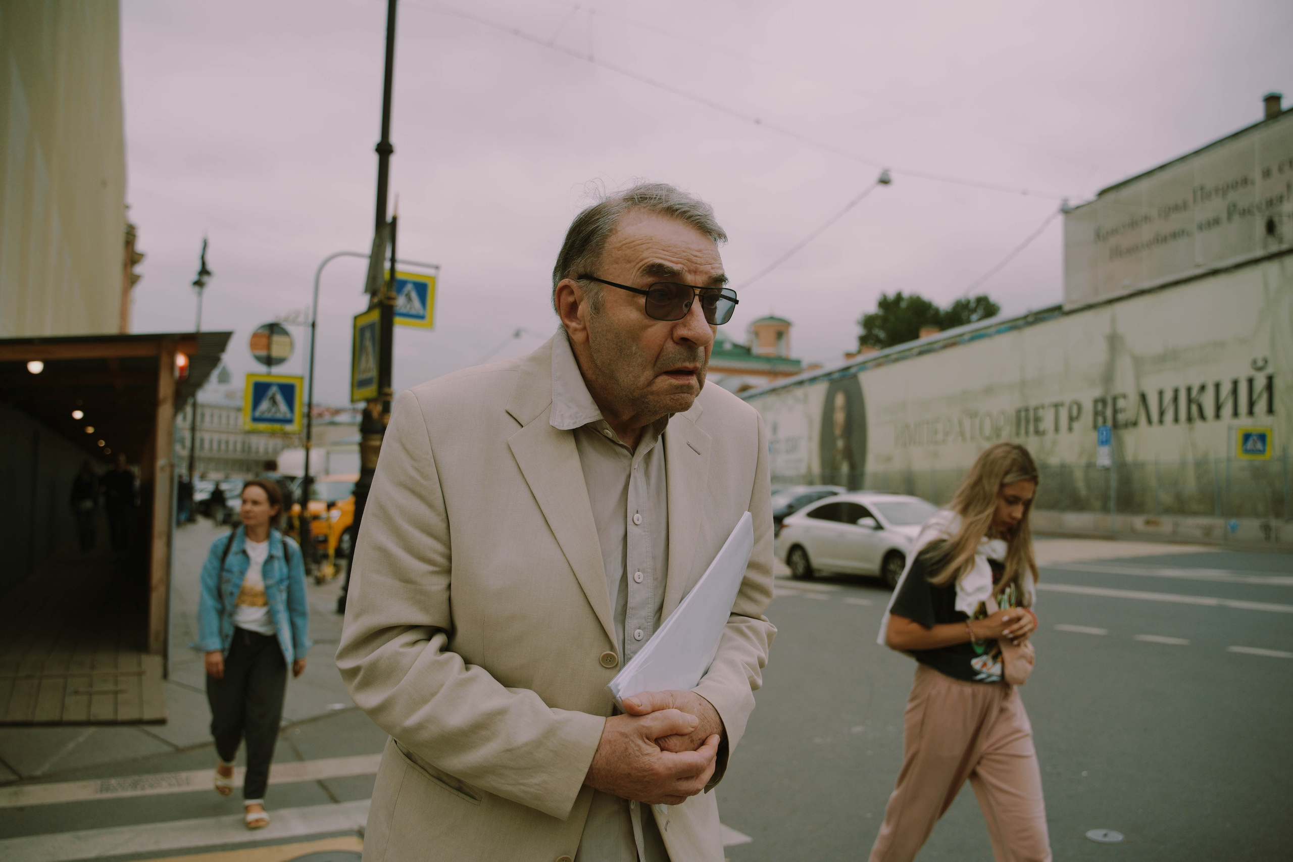 2022. Стрит-фотография, полная абсурда, идиотизма и красоты