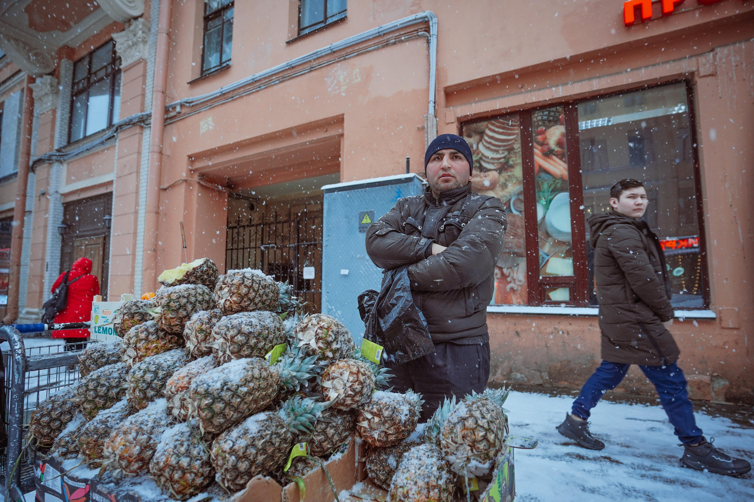 2021. Стрит-фотография, полная абсурда, идиотизма и красоты