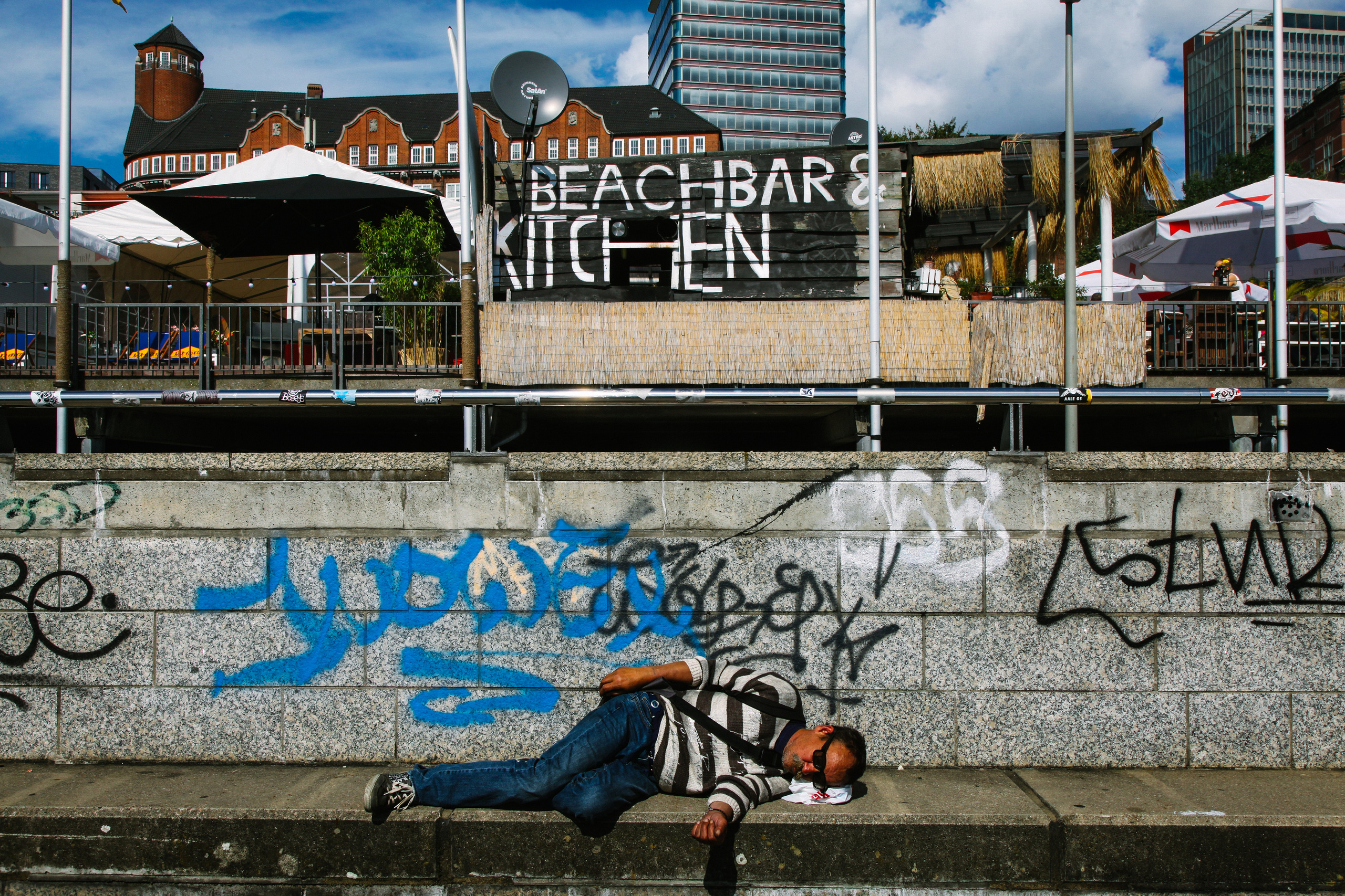 ГЕРМАНИЯ. Стрит-фотография, полная абсурда, идиотизма и красоты