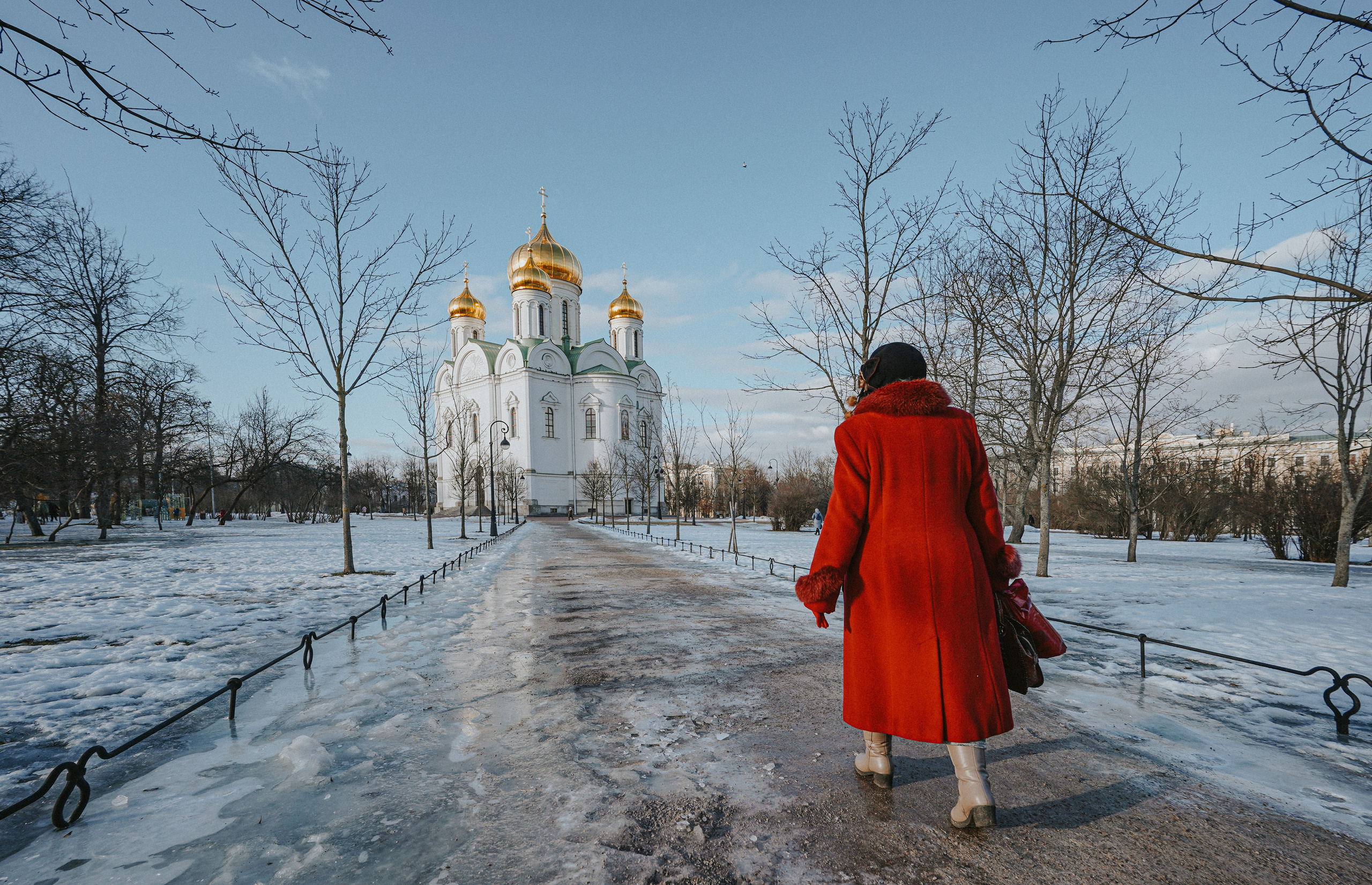 2021. Стрит-фотография, полная абсурда, идиотизма и красоты