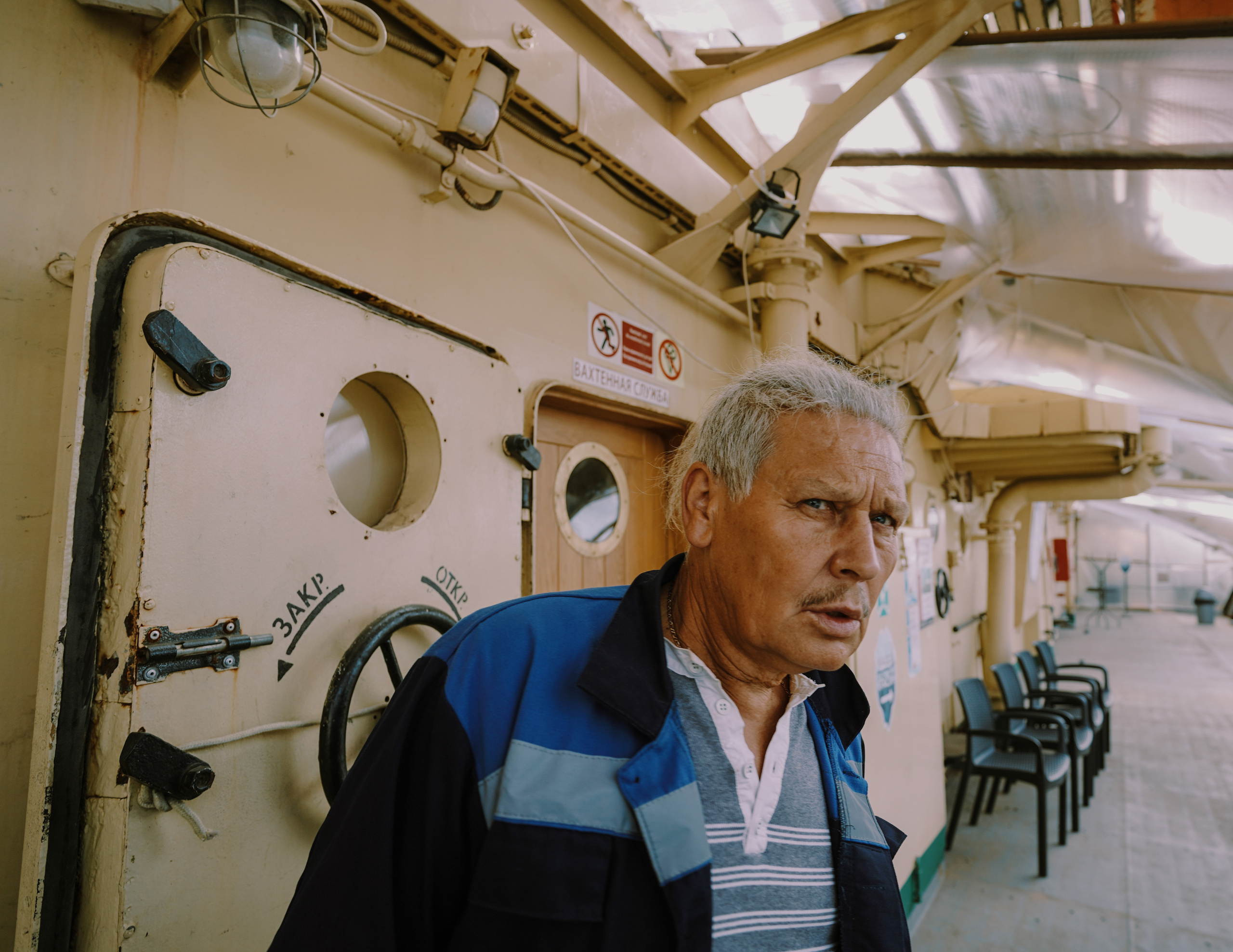 2022. Стрит-фотография, полная абсурда, идиотизма и красоты