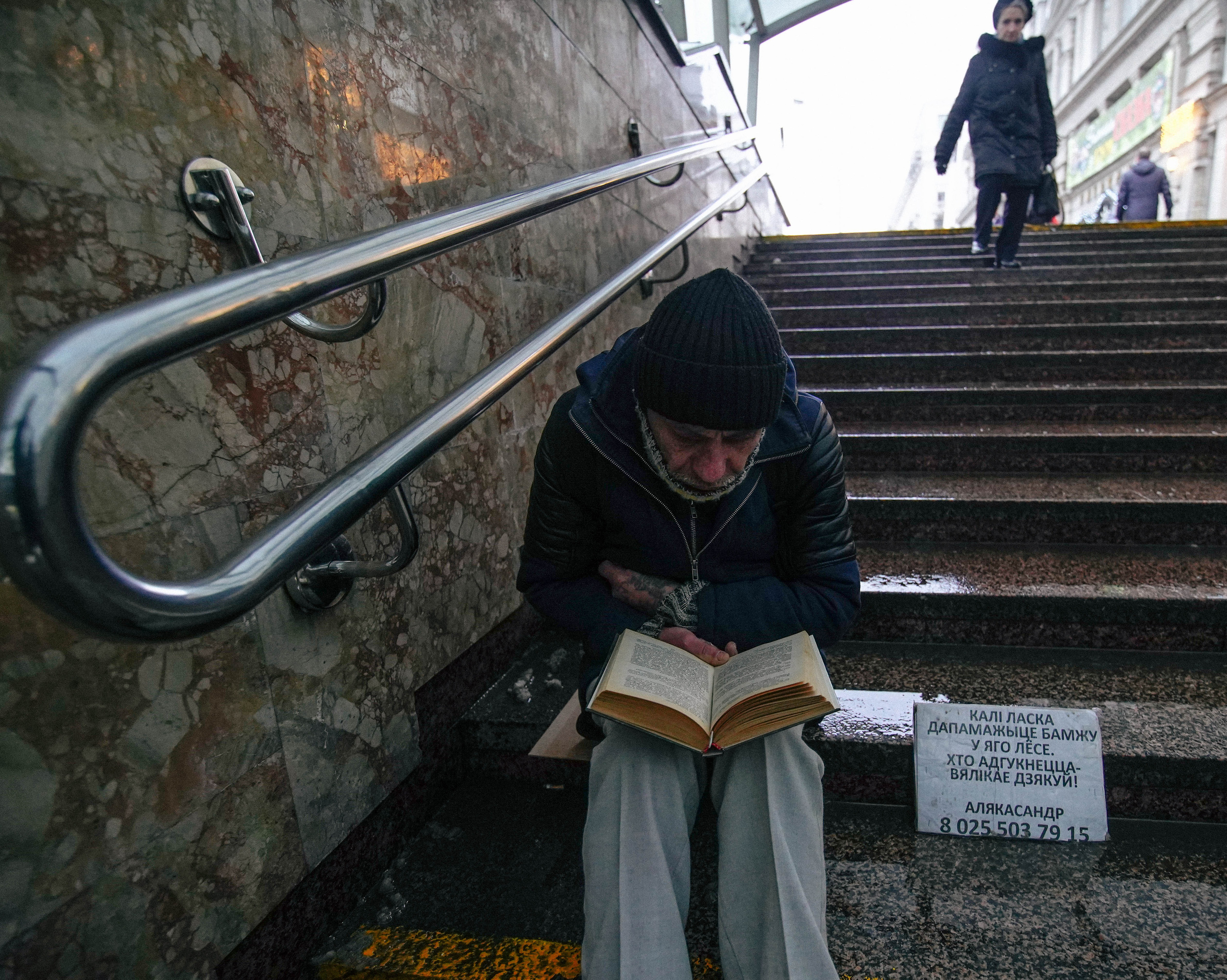 МИНСК. Стрит-фотография, полная абсурда, идиотизма и красоты