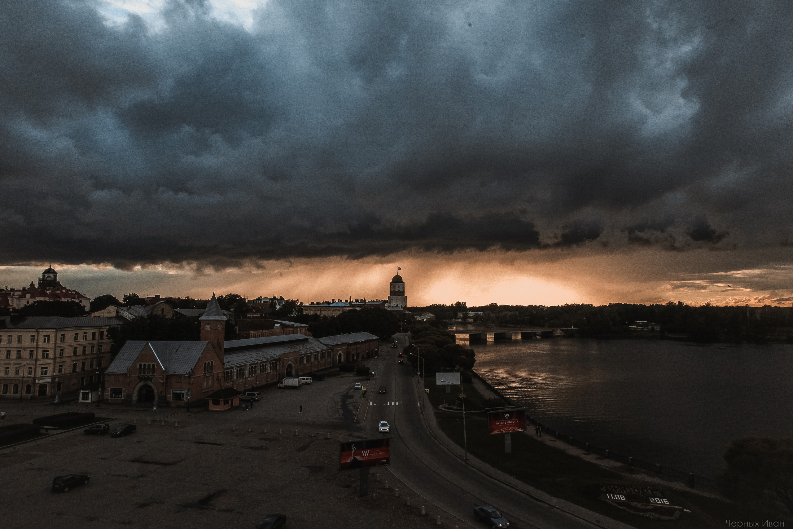 2016. Стрит-фотография, полная абсурда, идиотизма и красоты