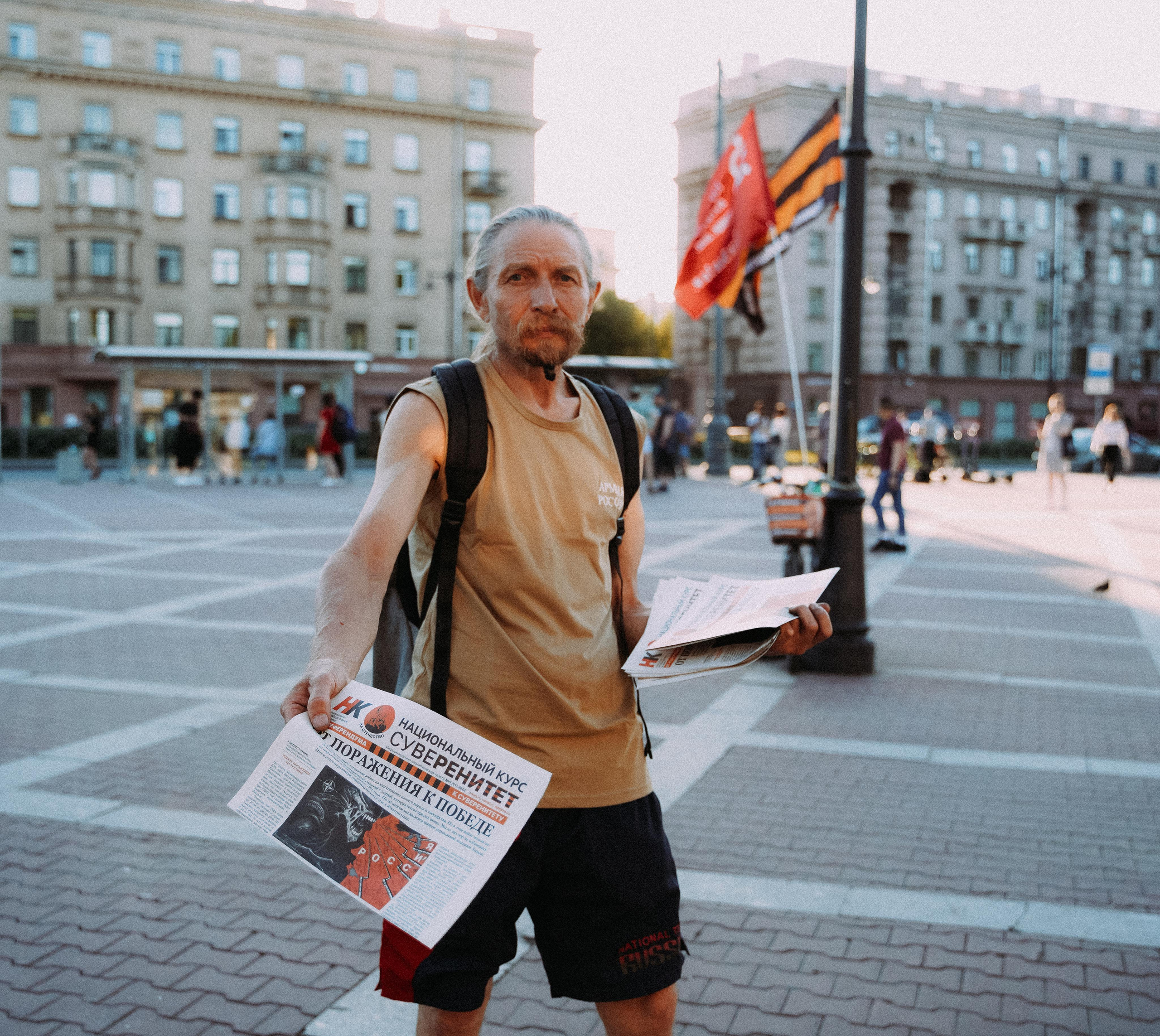 2022. Стрит-фотография, полная абсурда, идиотизма и красоты