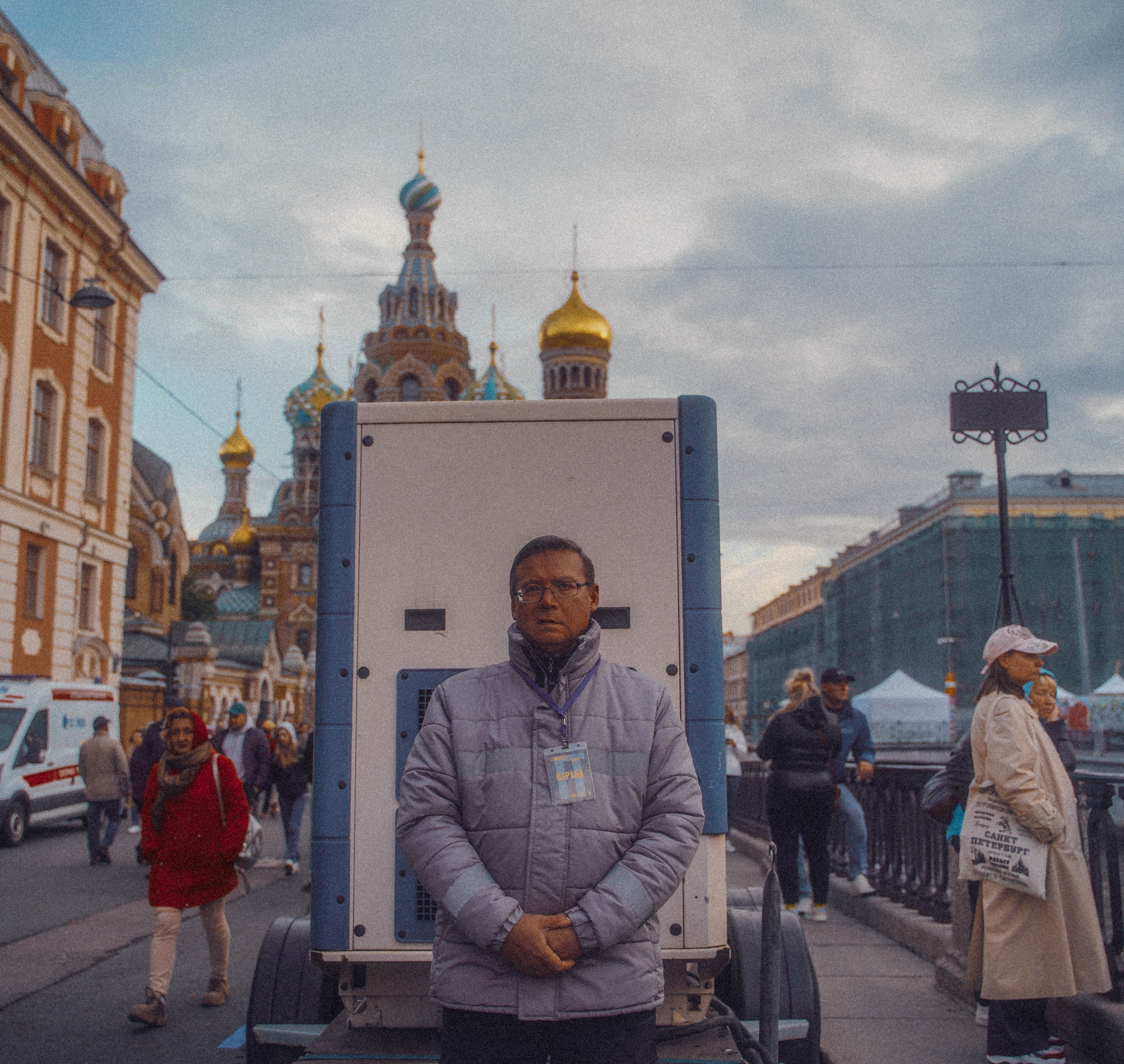 2022. Стрит-фотография, полная абсурда, идиотизма и красоты