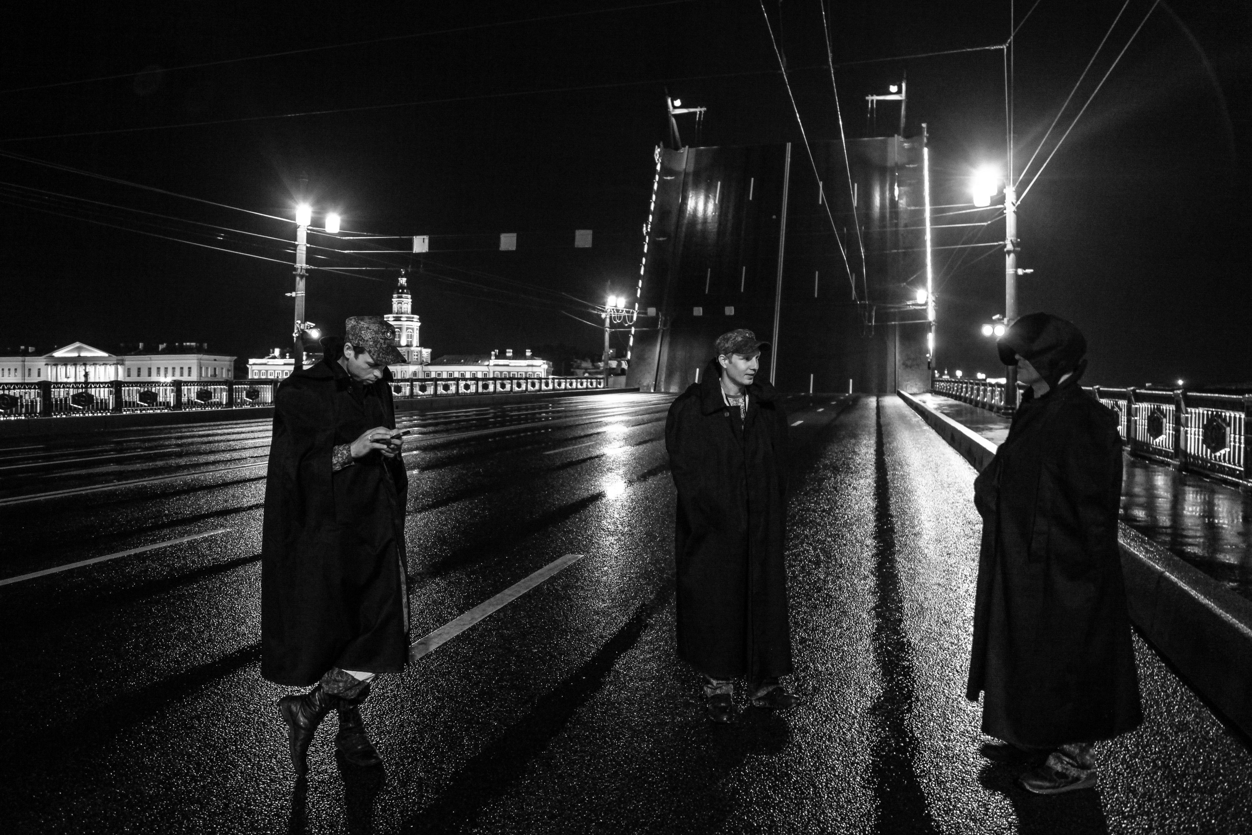 2017. Стрит-фотография, полная абсурда, идиотизма и красоты