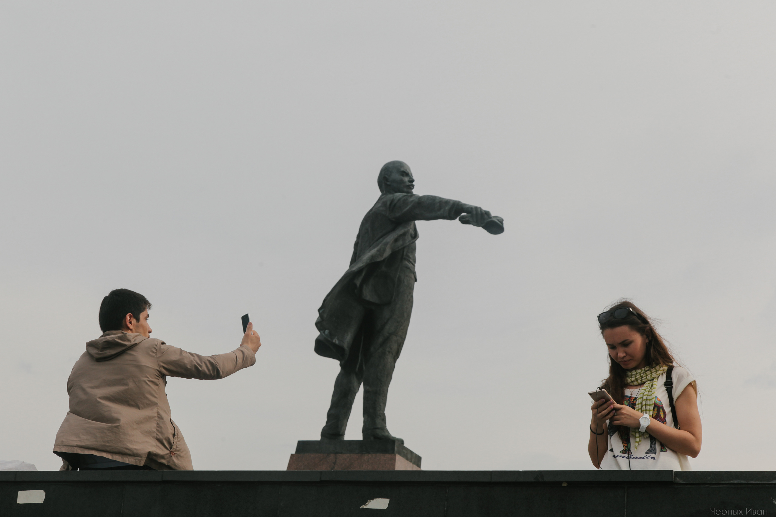 2017. Стрит-фотография, полная абсурда, идиотизма и красоты