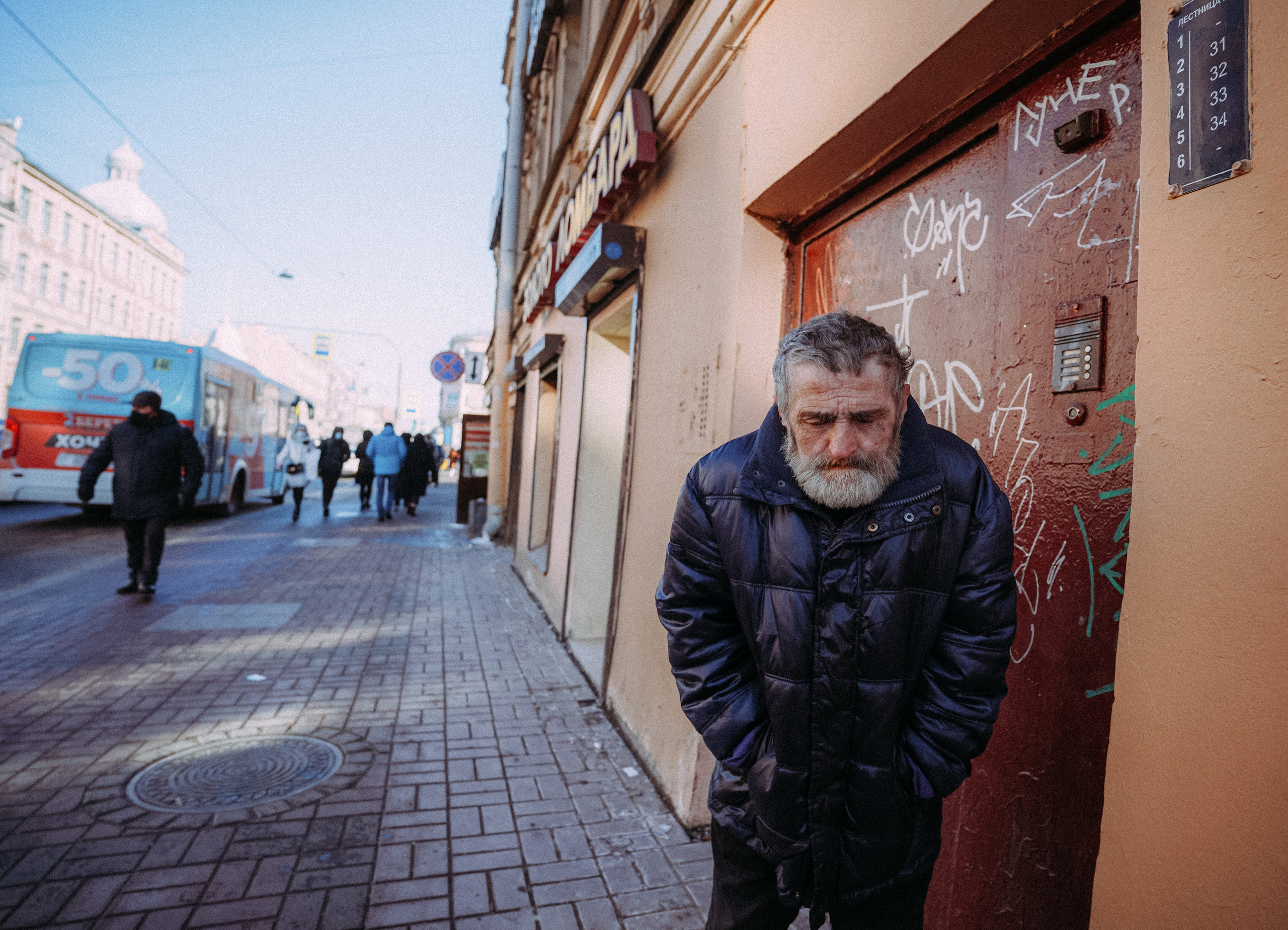 2021. Стрит-фотография, полная абсурда, идиотизма и красоты