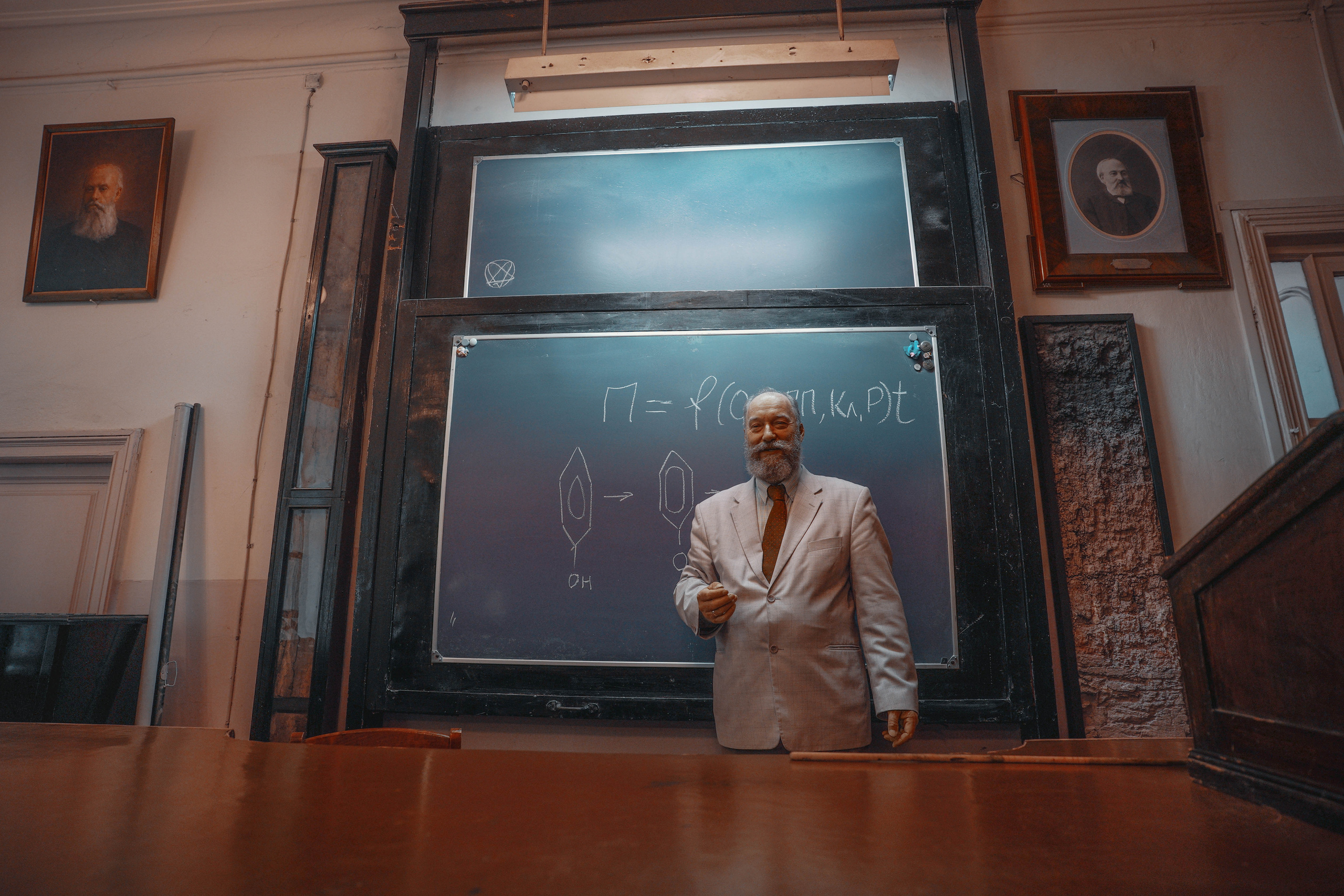 2022. Стрит-фотография, полная абсурда, идиотизма и красоты