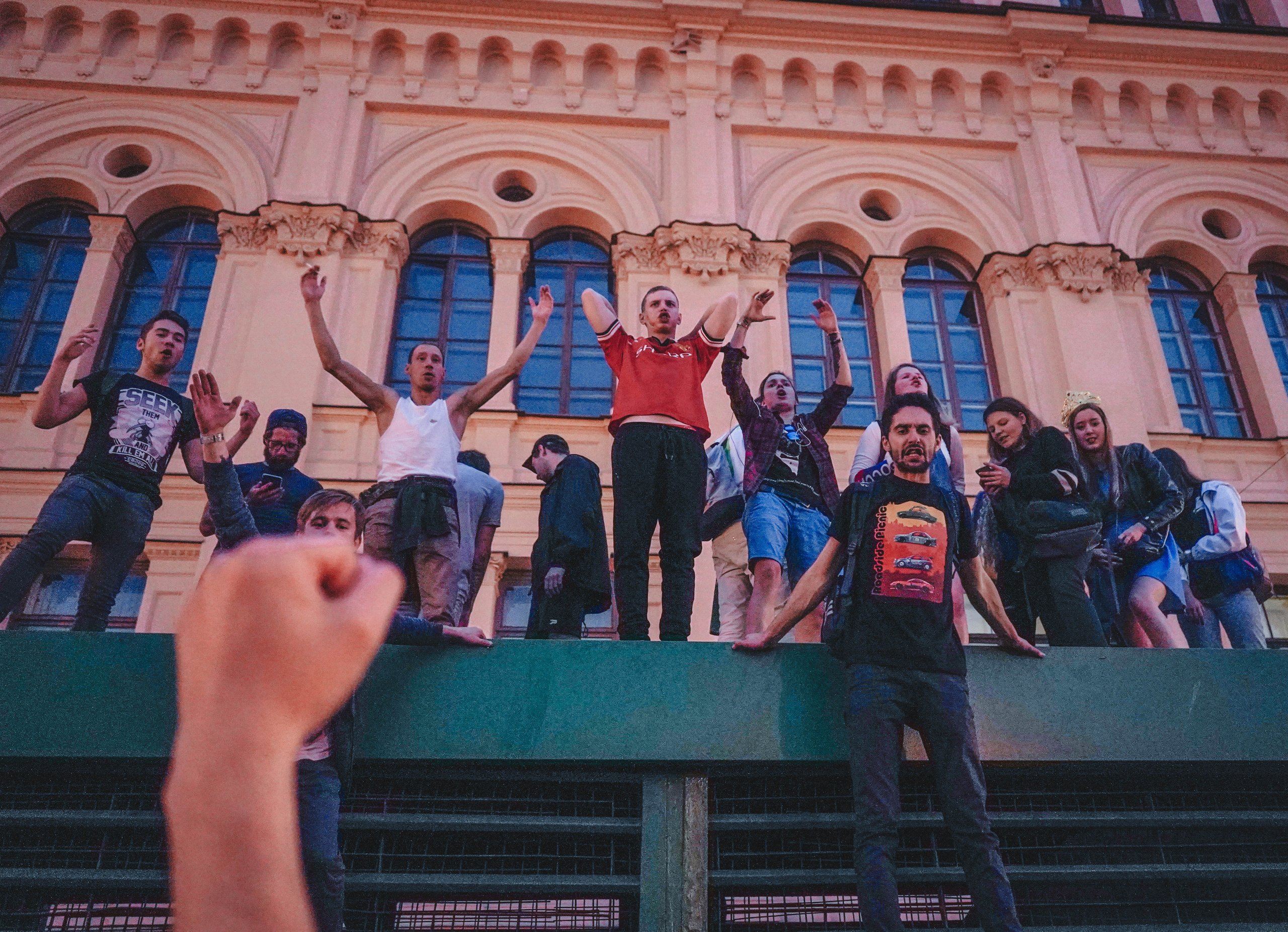 2018. Стрит-фотография, полная абсурда, идиотизма и красоты