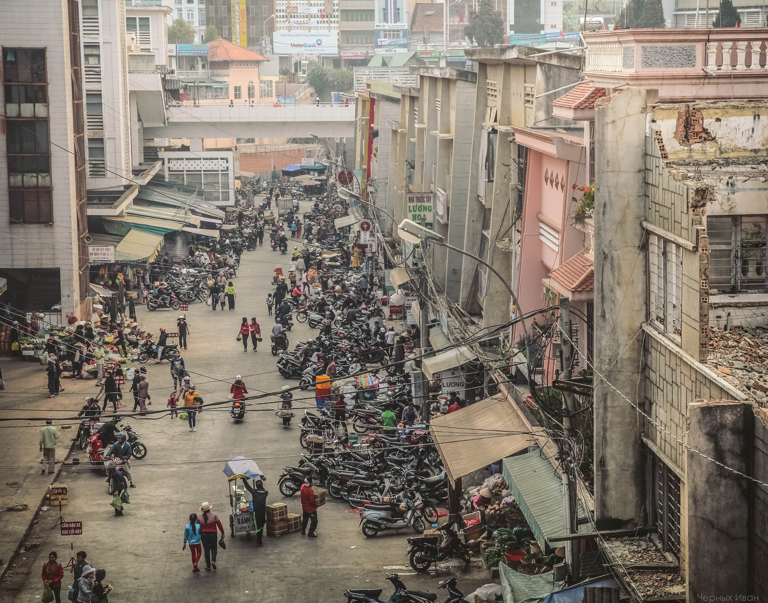 ВЬЕТНАМ. Стрит-фотография, полная абсурда, идиотизма и красоты